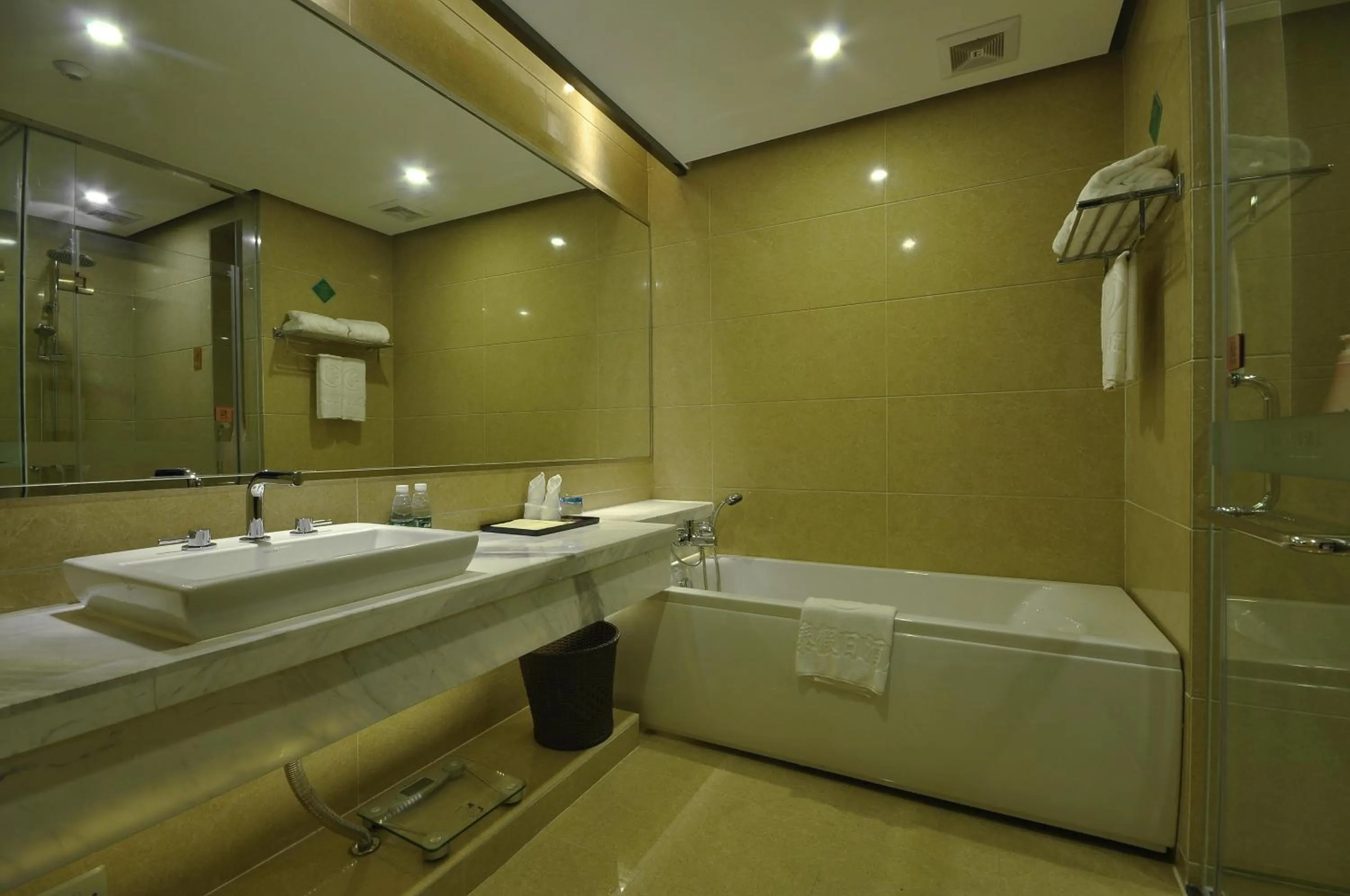 Bathroom in Jin-Tai Holiday Hotel