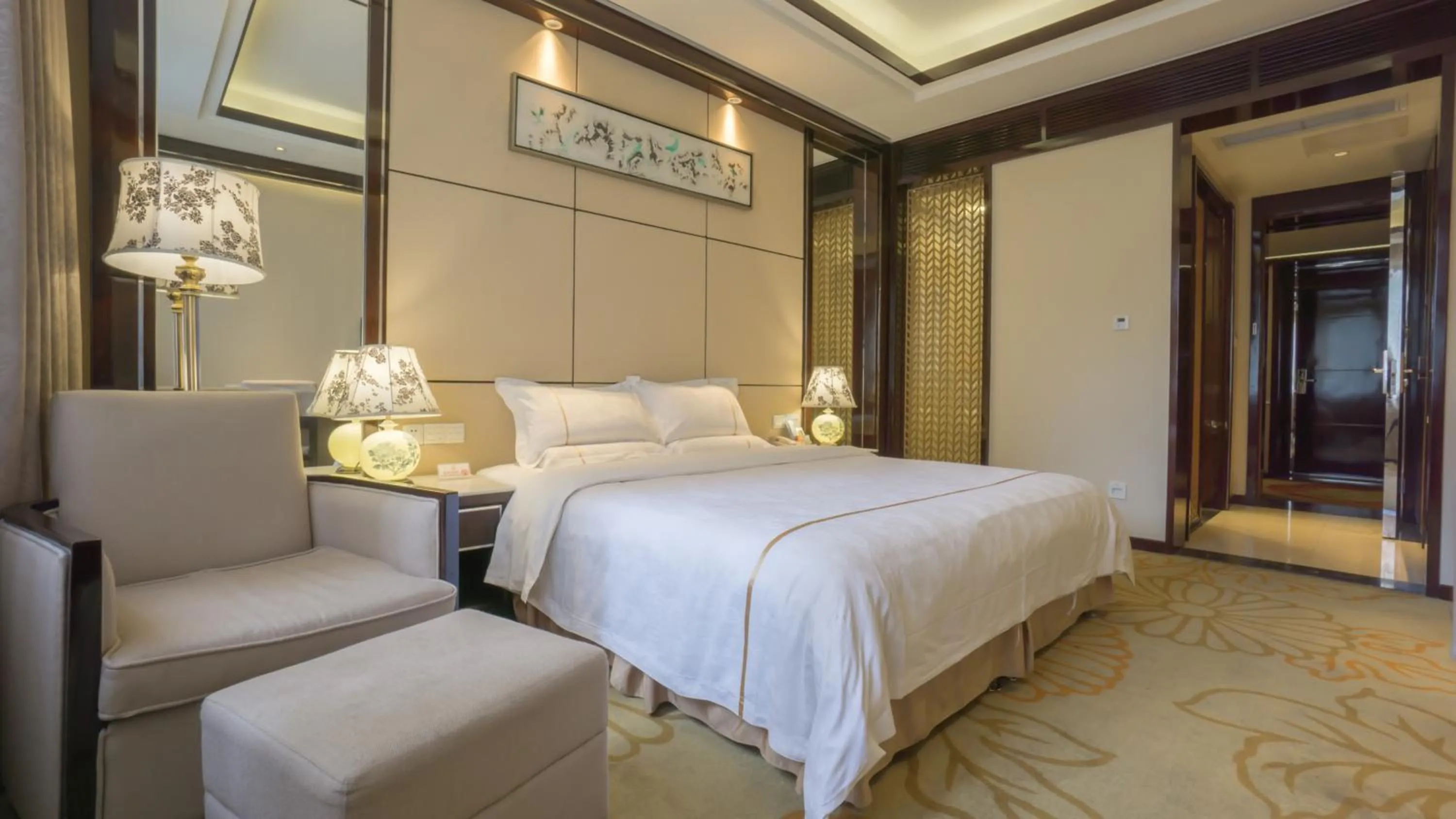 Photo of the whole room, Bed in Jin-Tai Holiday Hotel