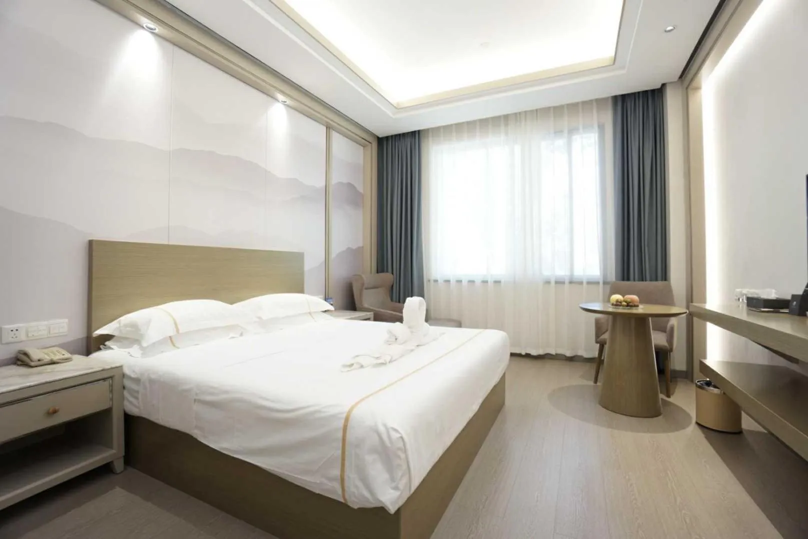 Photo of the whole room, Bed in Jin-Tai Holiday Hotel