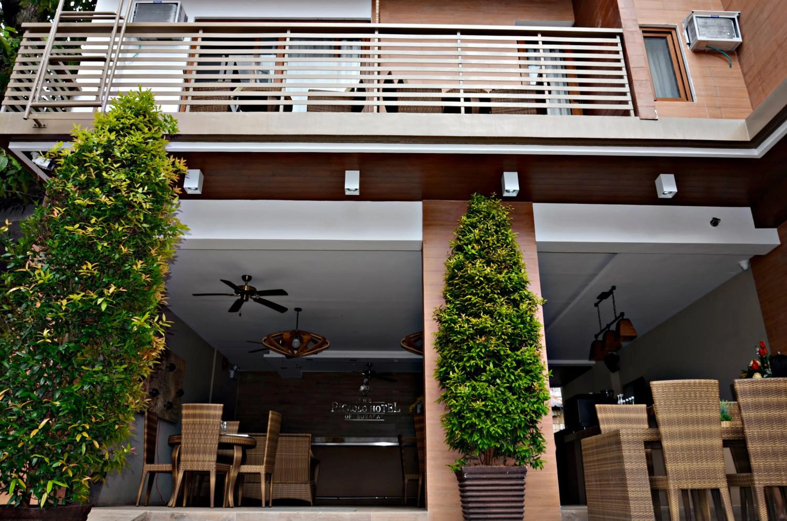 Communal lounge/ TV room in The Piccolo Hotel of Boracay