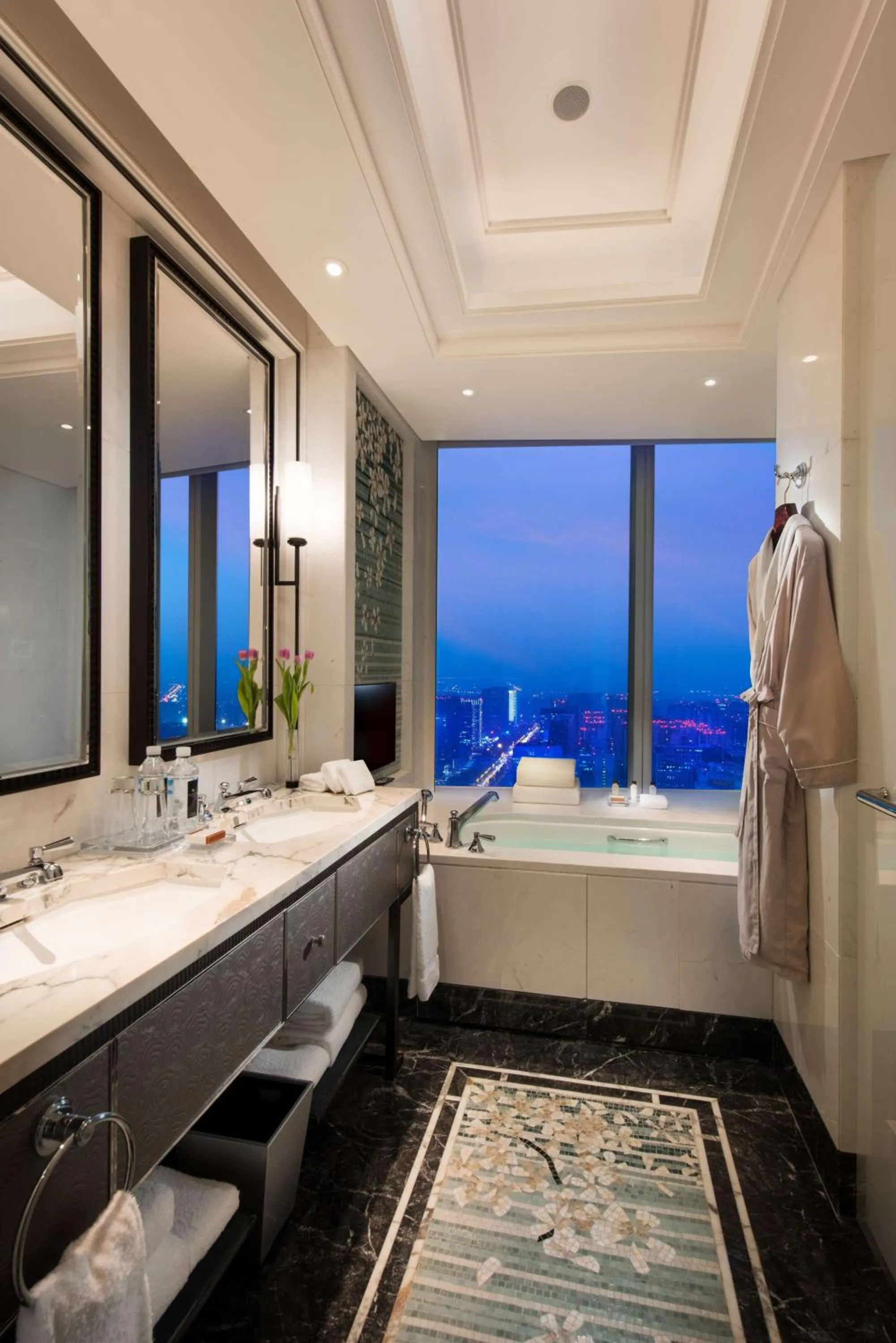 Bathroom in Waldorf Astoria Chengdu