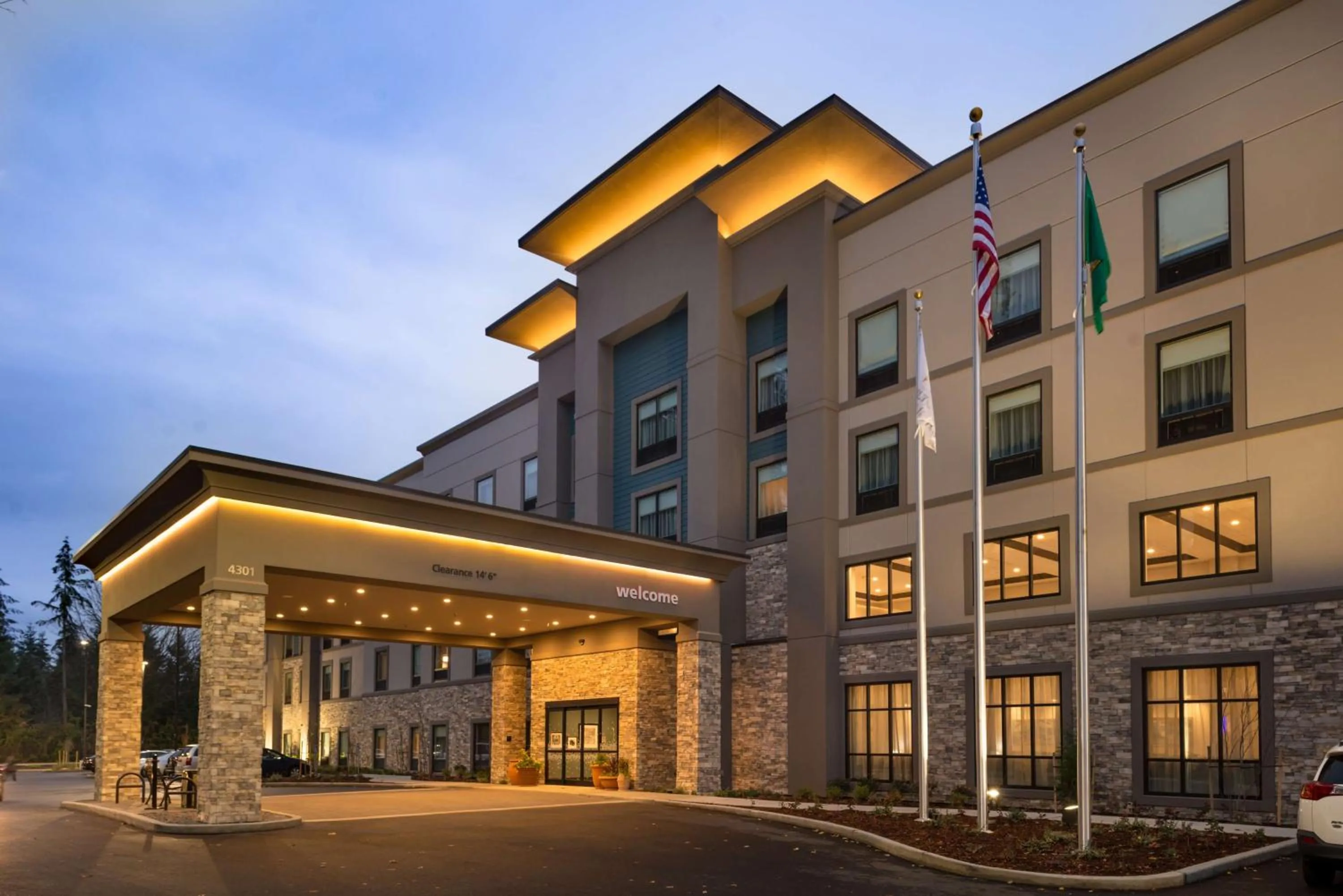 Property building in Hampton Inn & Suites Olympia Lacey, Wa