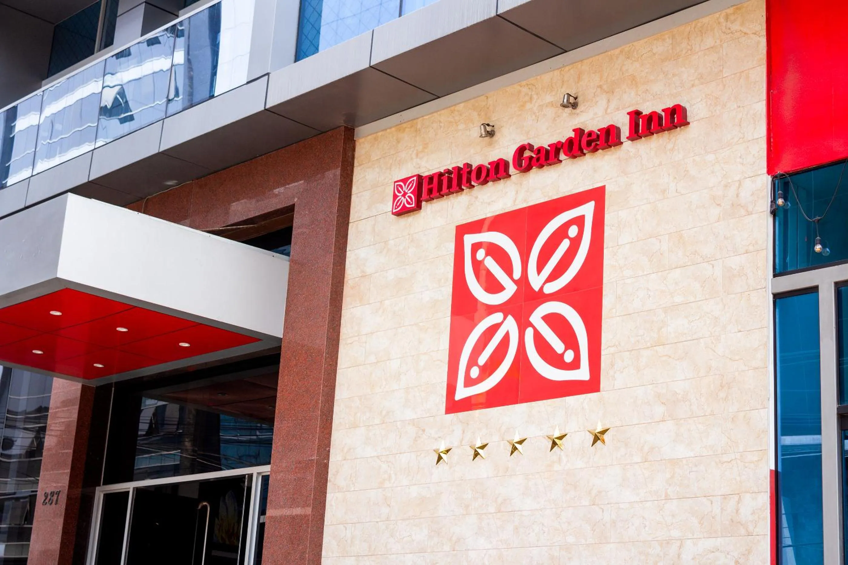 Facade/entrance in Hilton Garden Inn Lima Surco