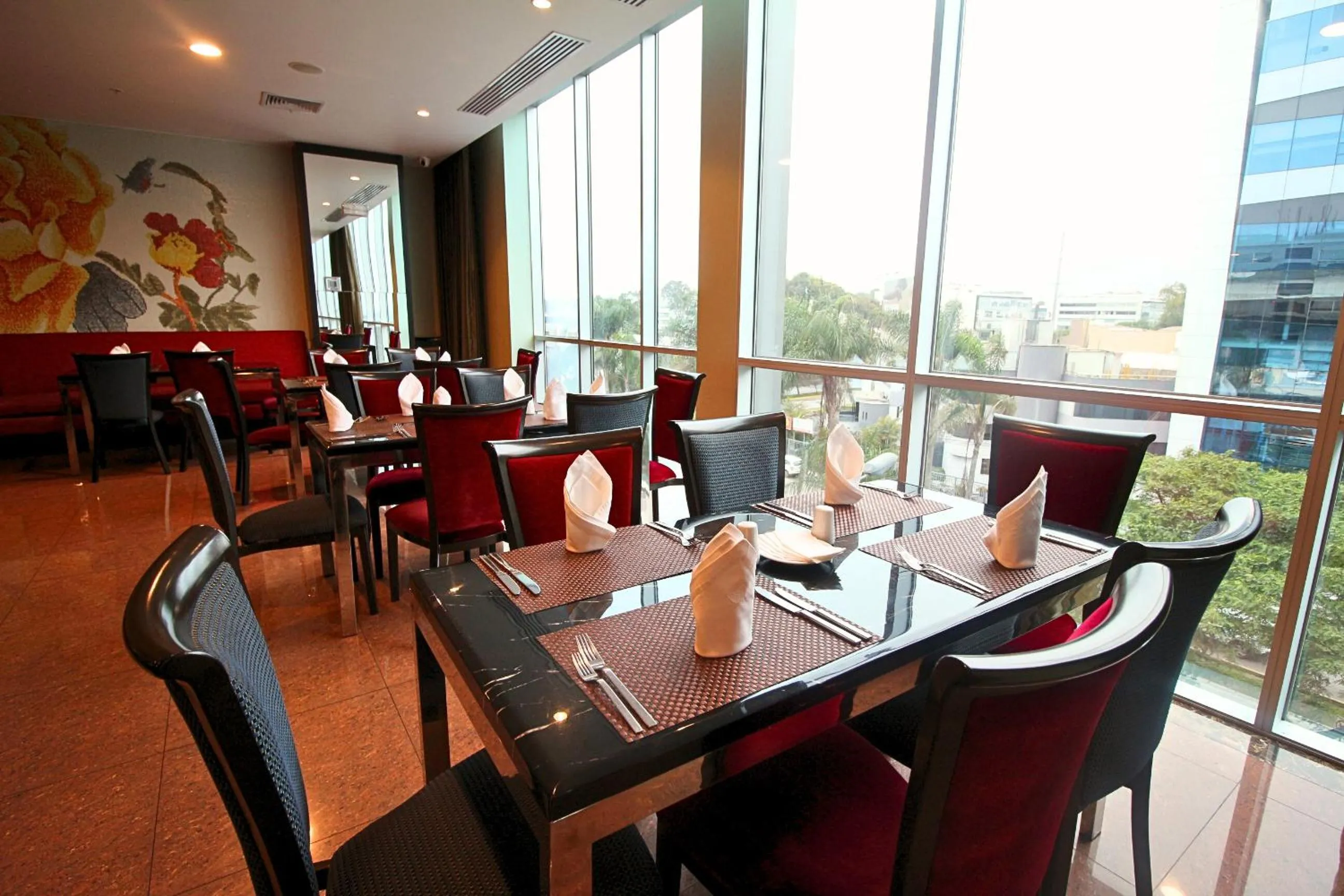Restaurant/places to eat in Hilton Garden Inn Lima Surco