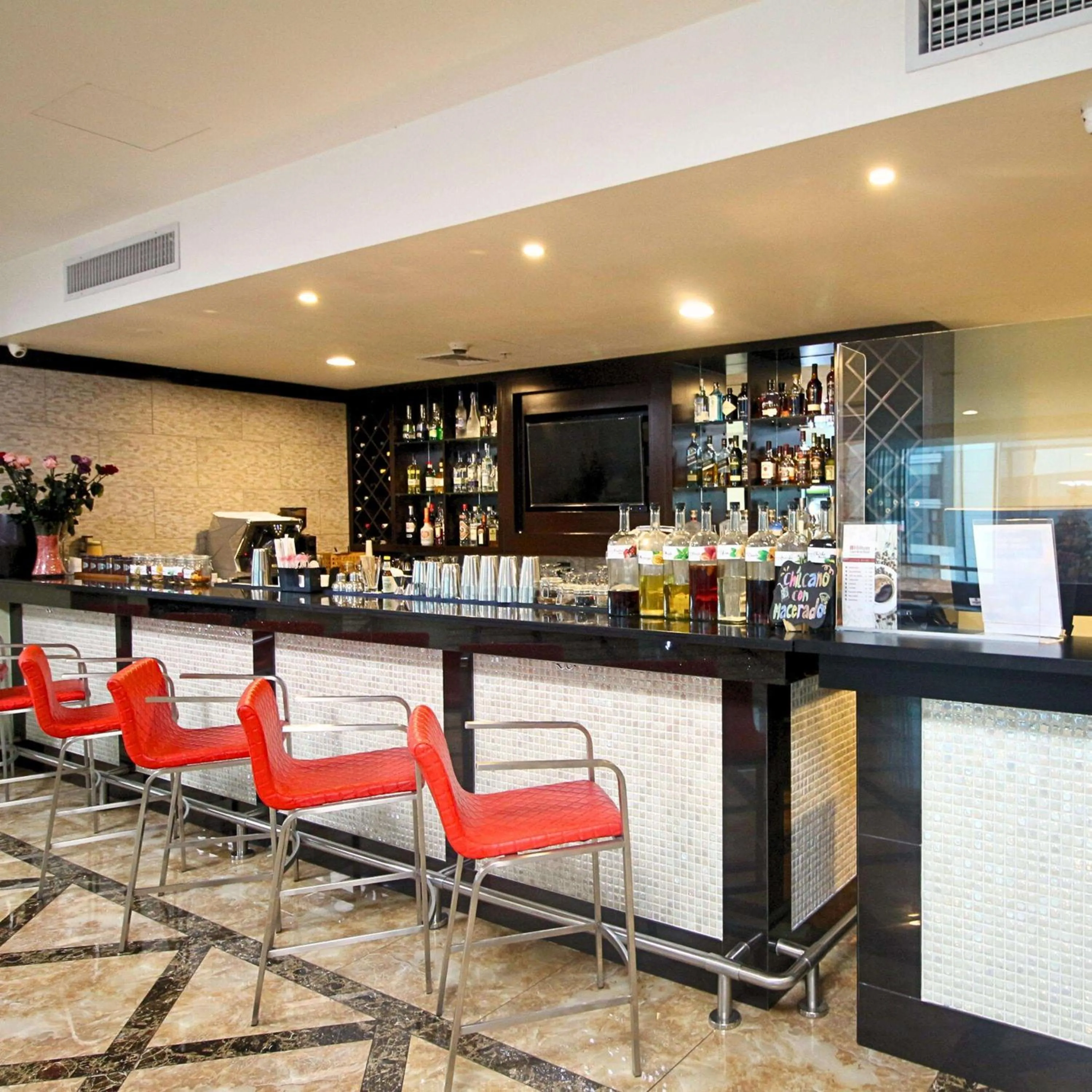 Lounge or bar in Hilton Garden Inn Lima Surco