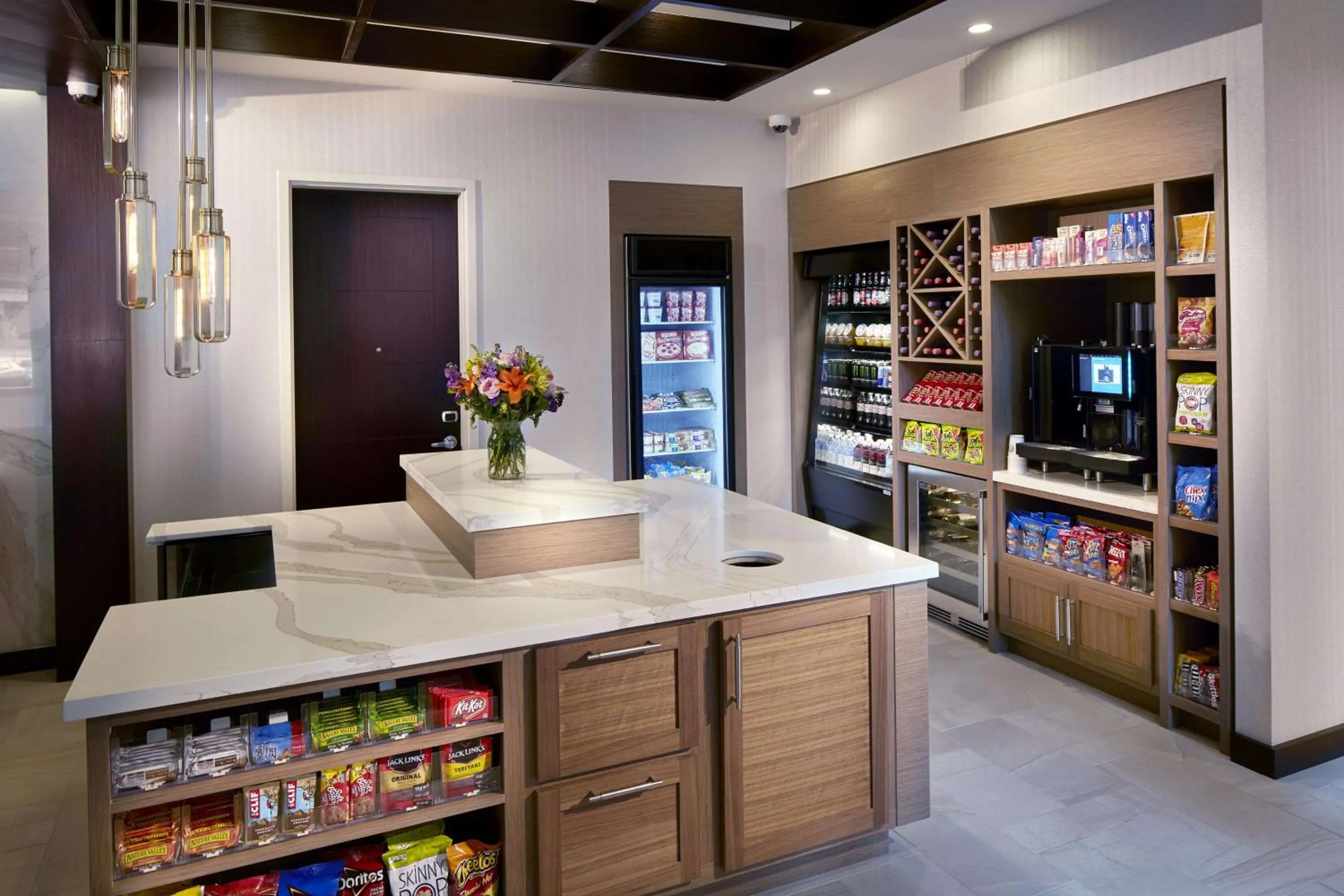 Restaurant/places to eat in Hilton Garden Inn Roslyn