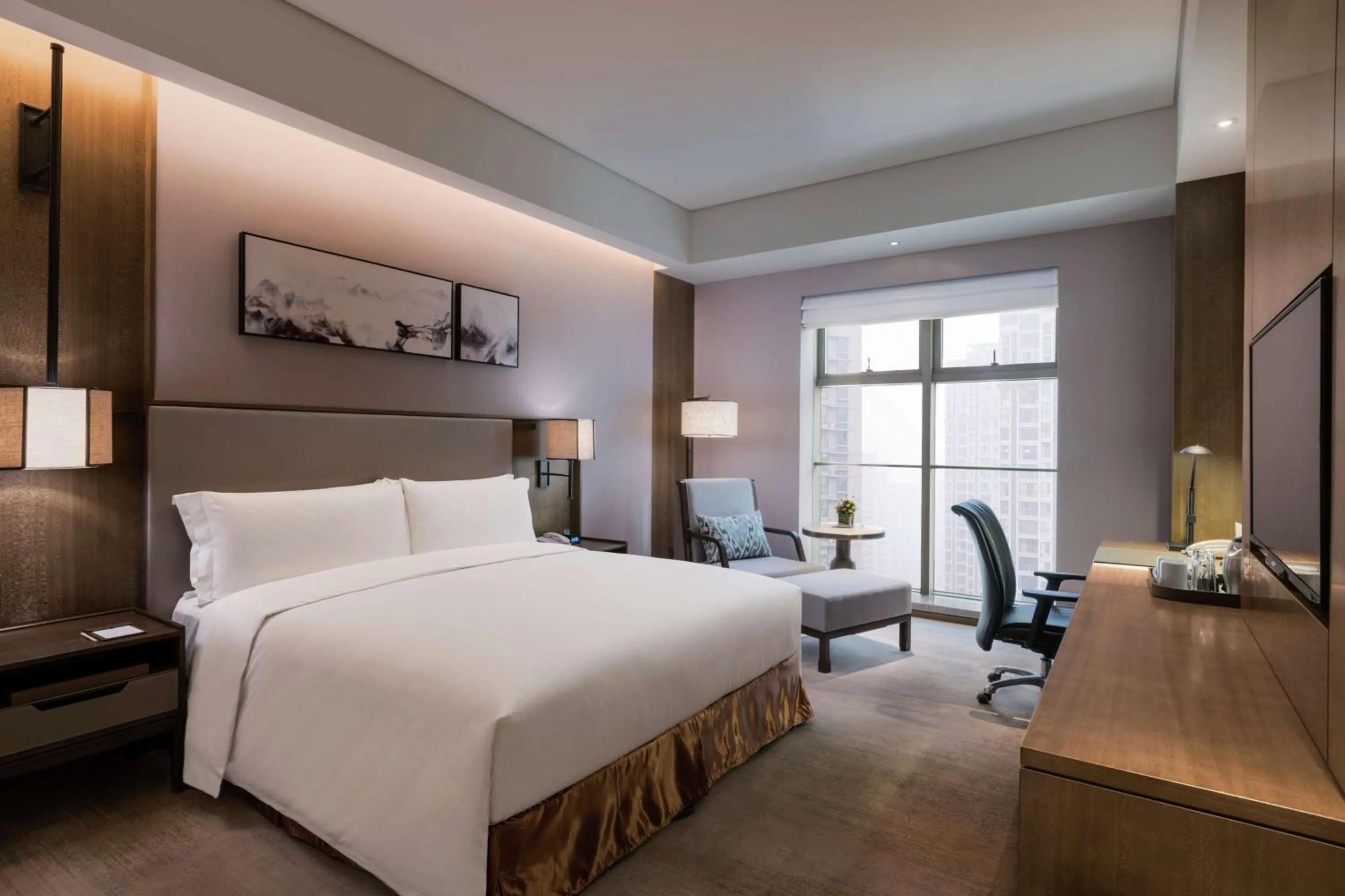Bedroom, Bed in DoubleTree by Hilton Hotel Shiyan
