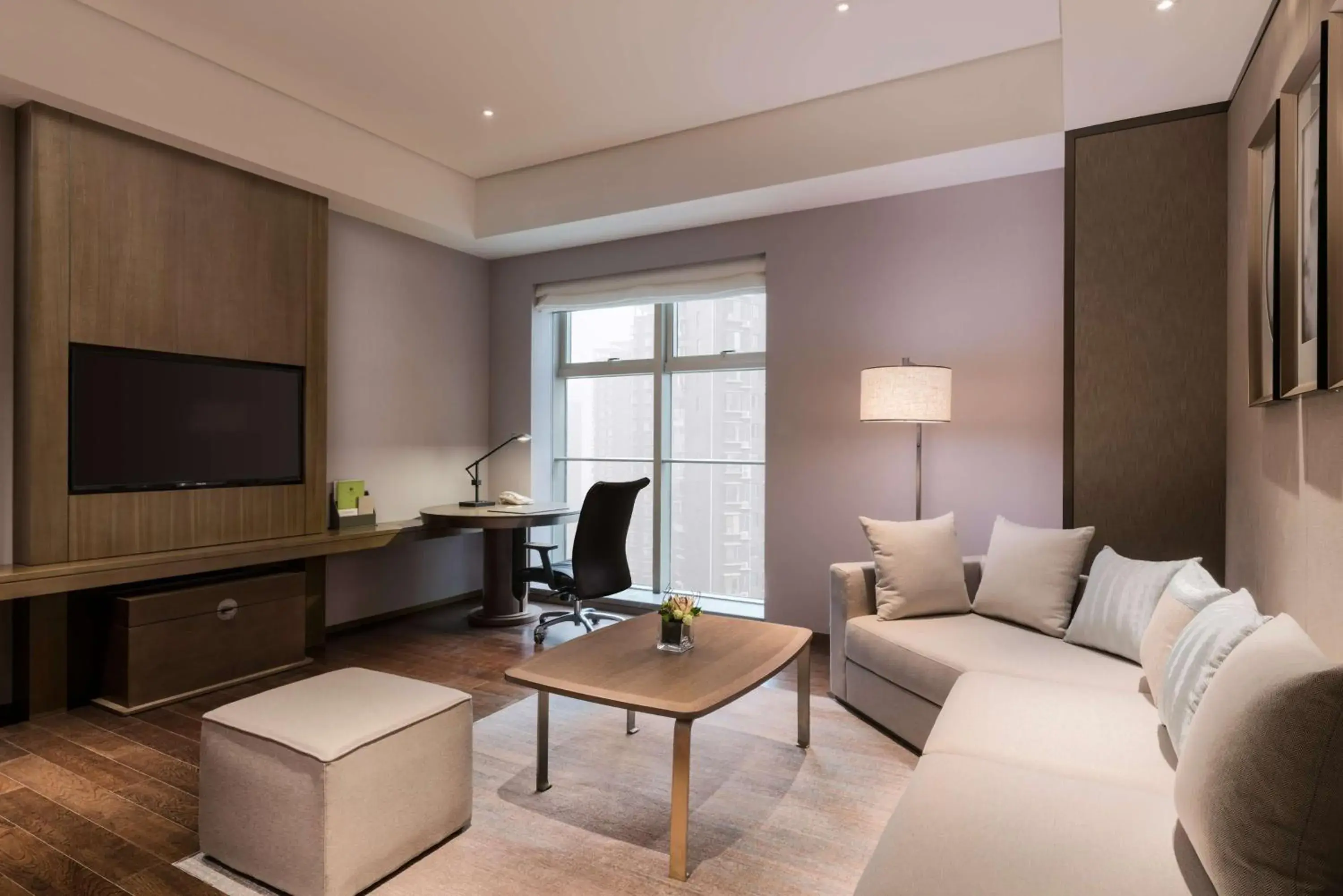 Deluxe King Suite - Lounge Access in DoubleTree by Hilton Hotel Shiyan Deluxe King Suite - Lounge Access in DoubleTree by Hilton Hotel Shiyan