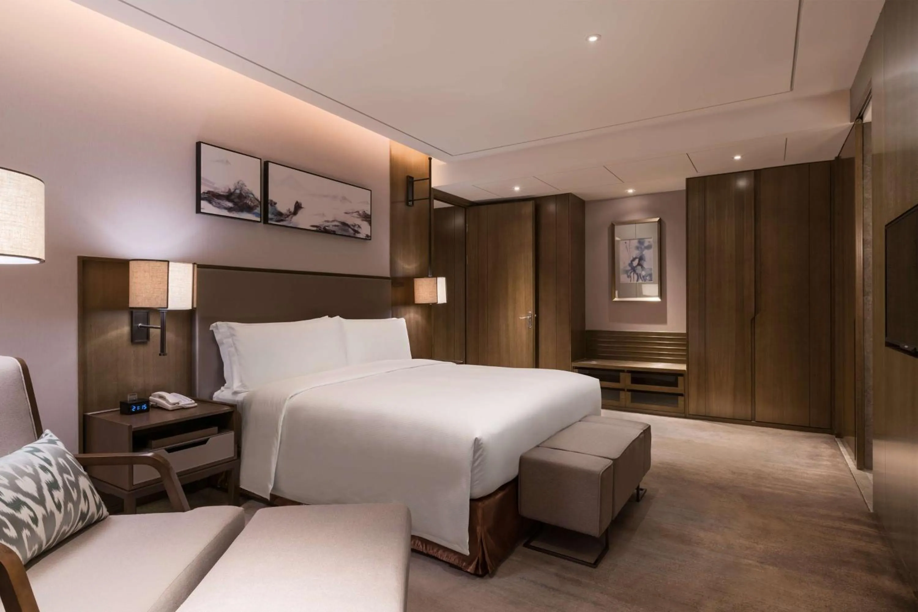 Bed in DoubleTree by Hilton Hotel Shiyan