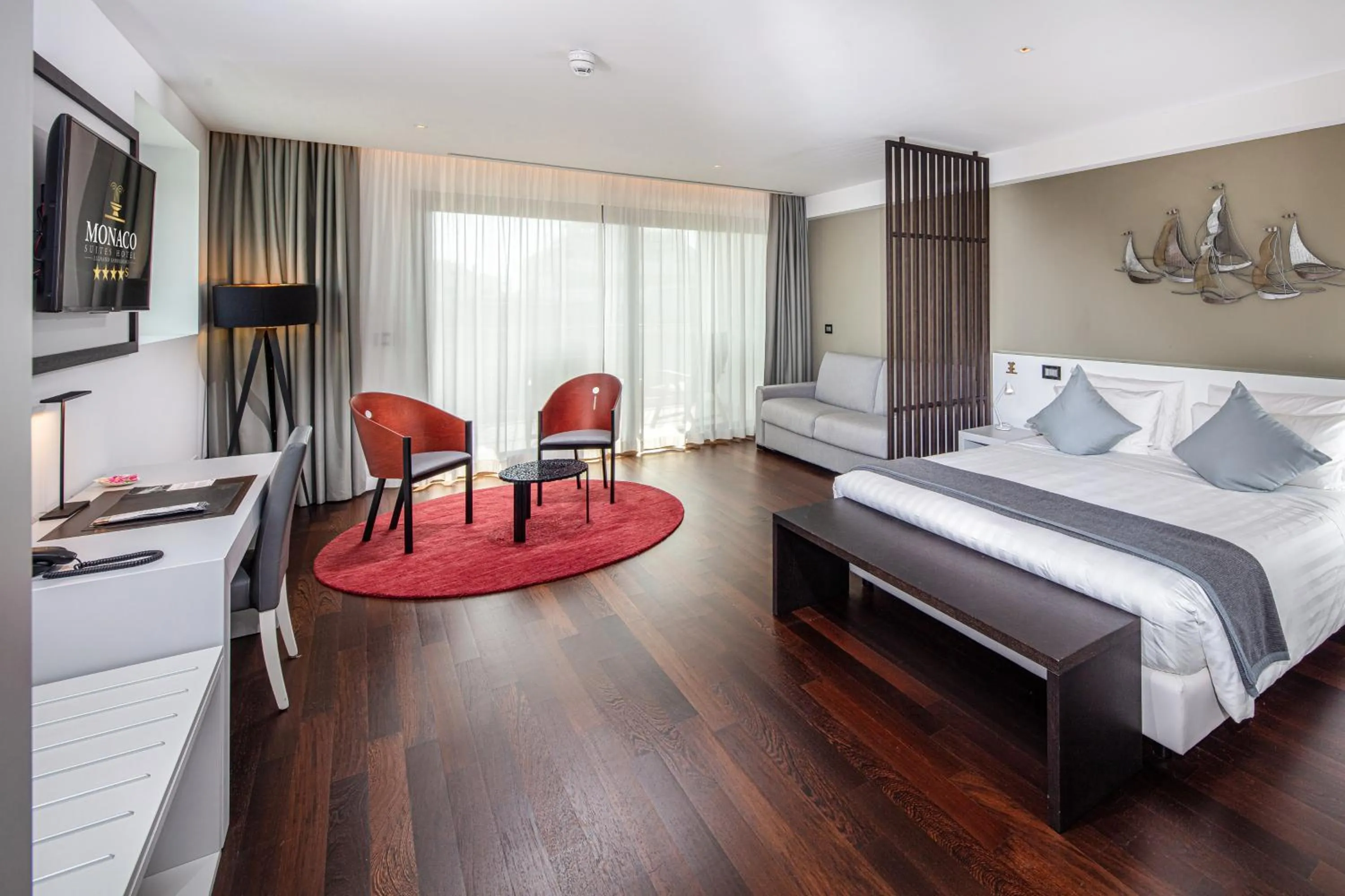 Living room in Monaco Suites Hotel