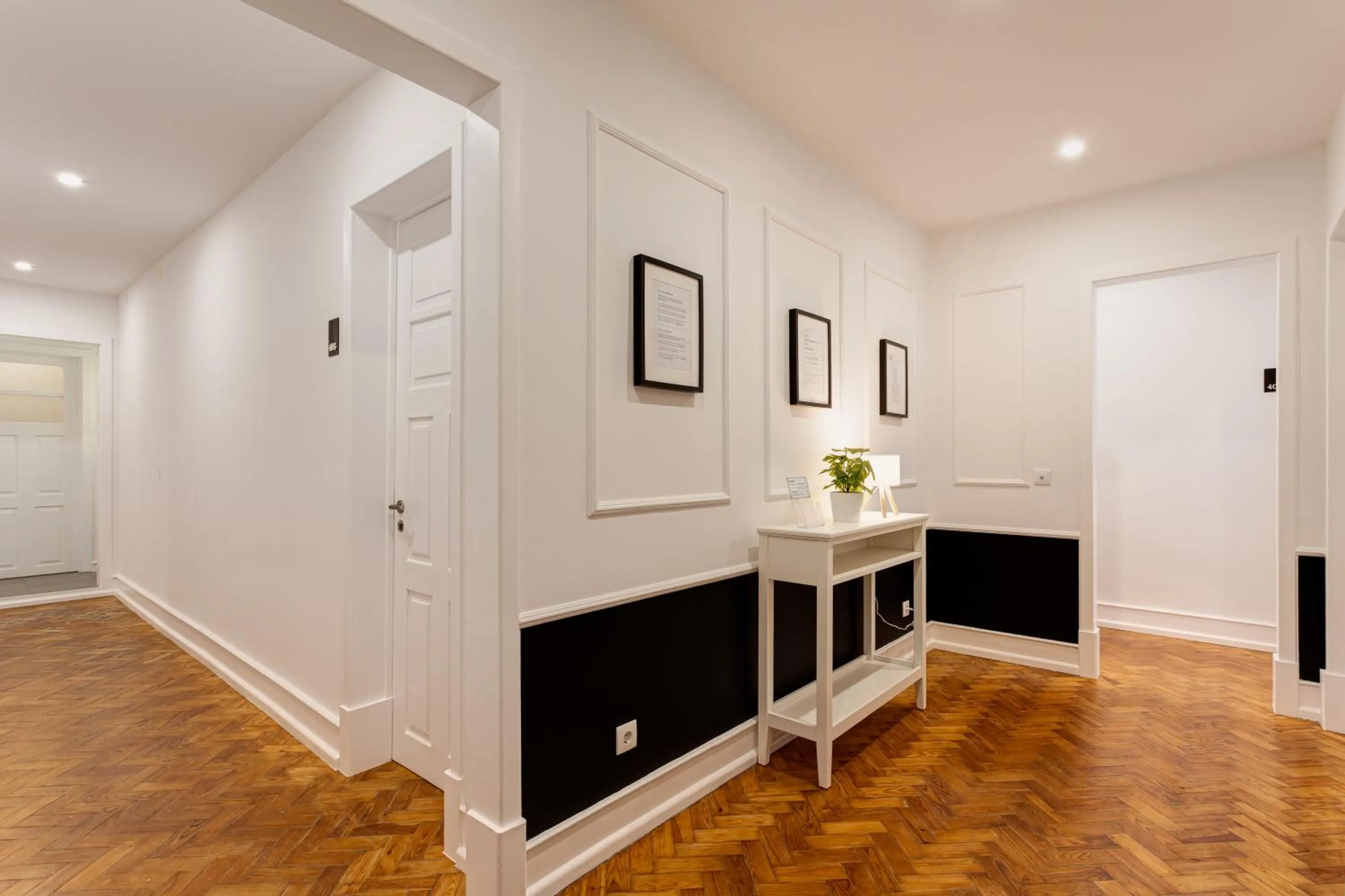 Decorative detail in Home Out Rooms & Apartments