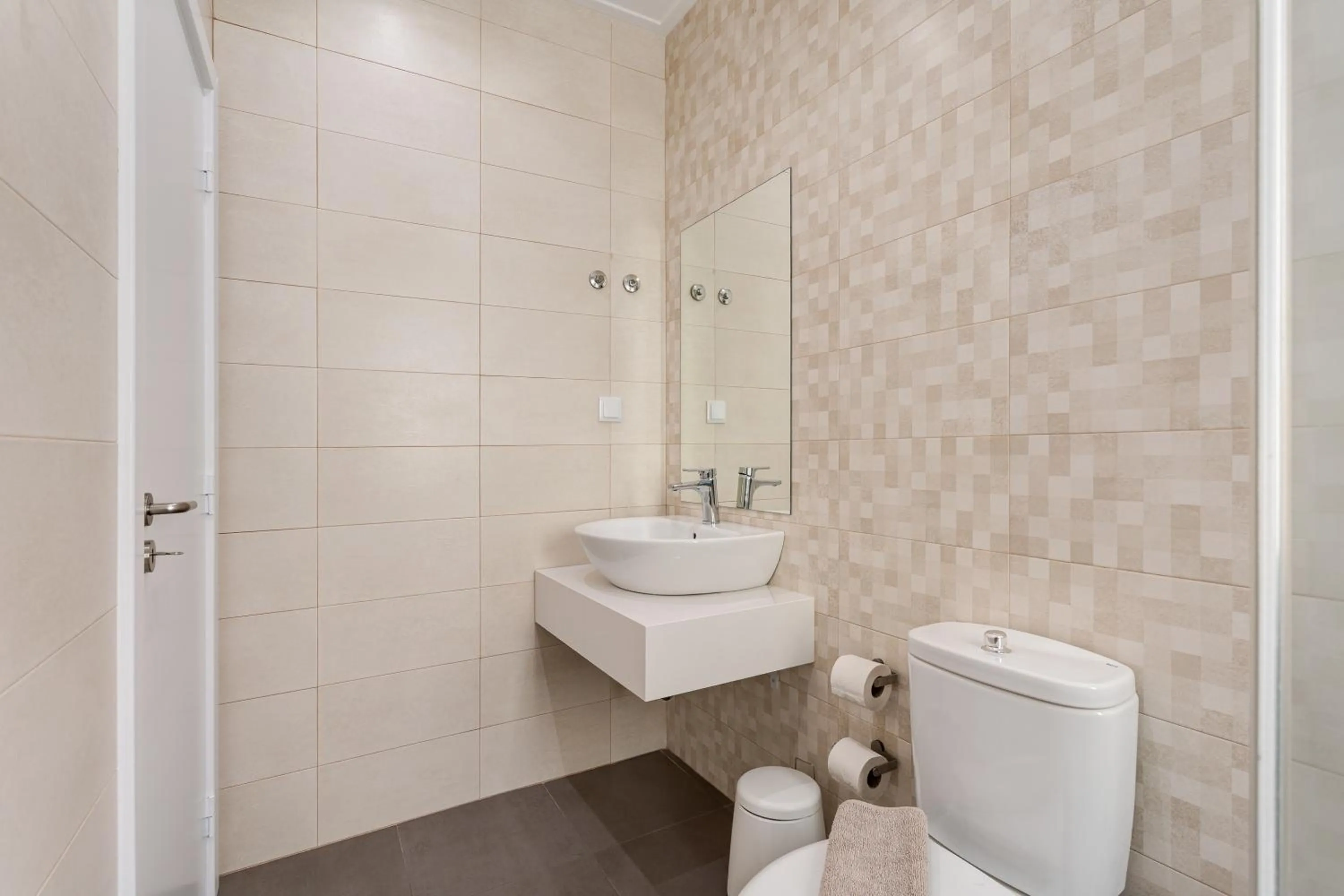 Shower in Home Out Rooms & Apartments