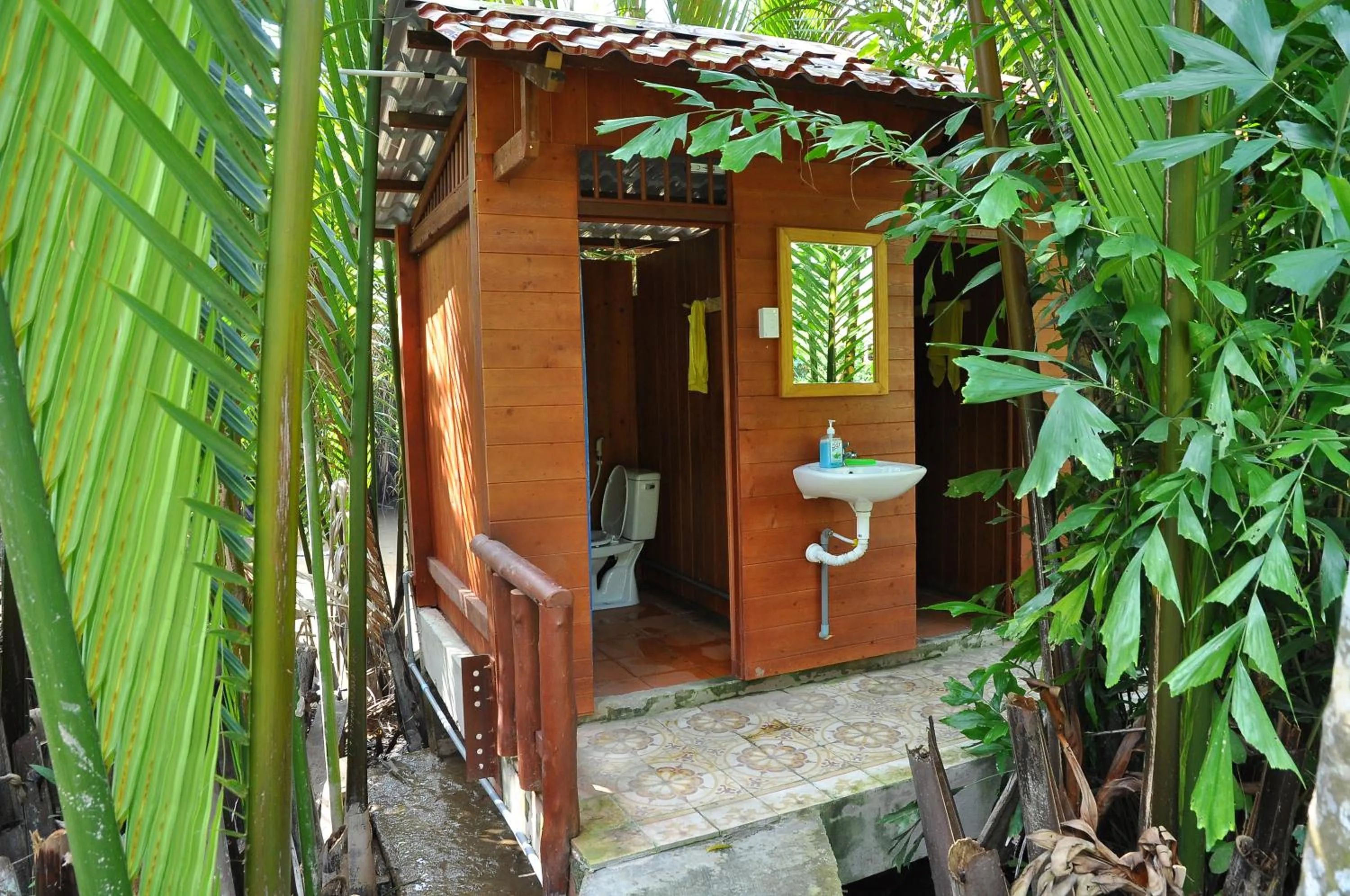 Toilet in Ben Tre Farm Stay