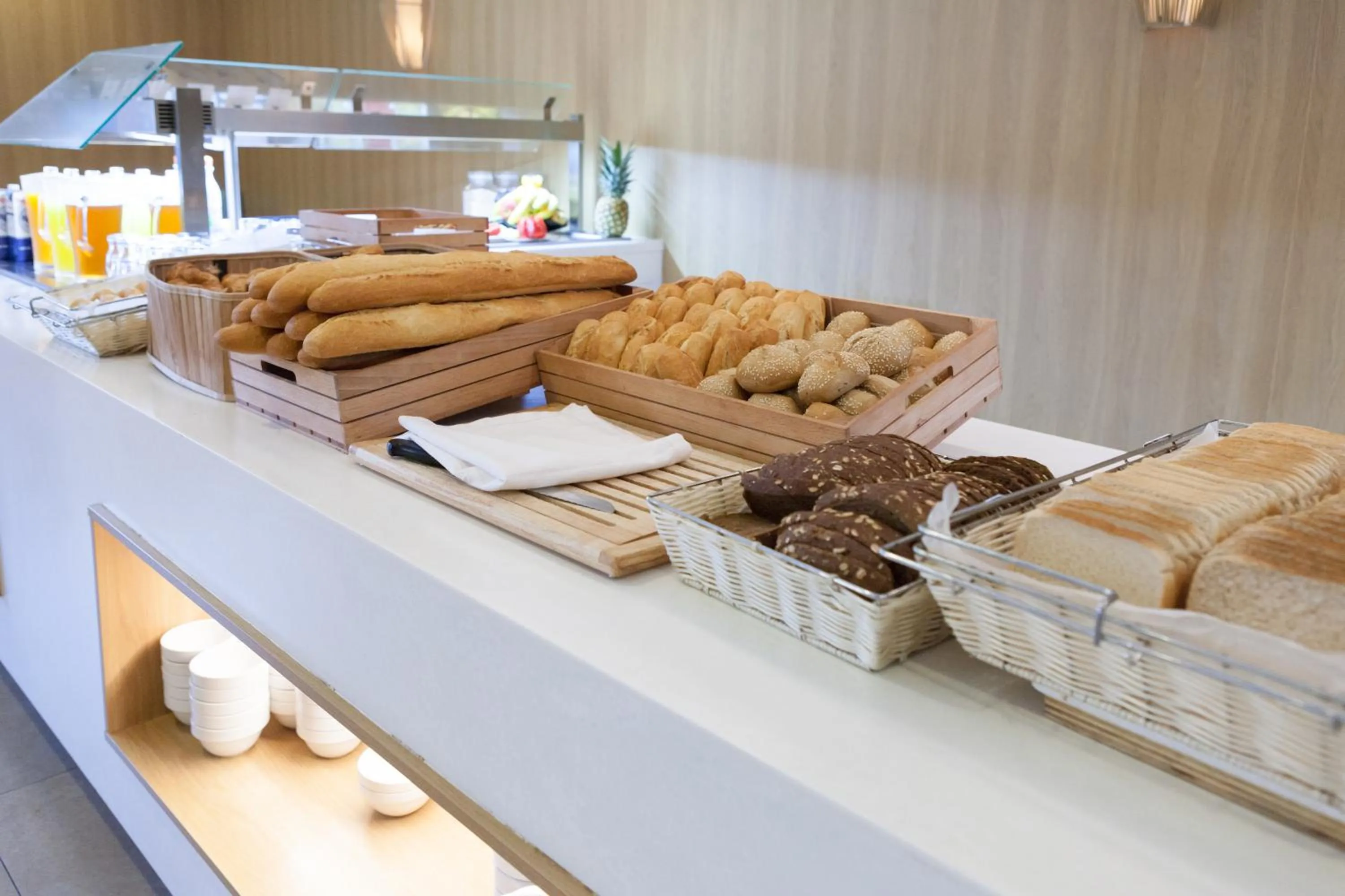 Buffet breakfast in Ibersol Siurell