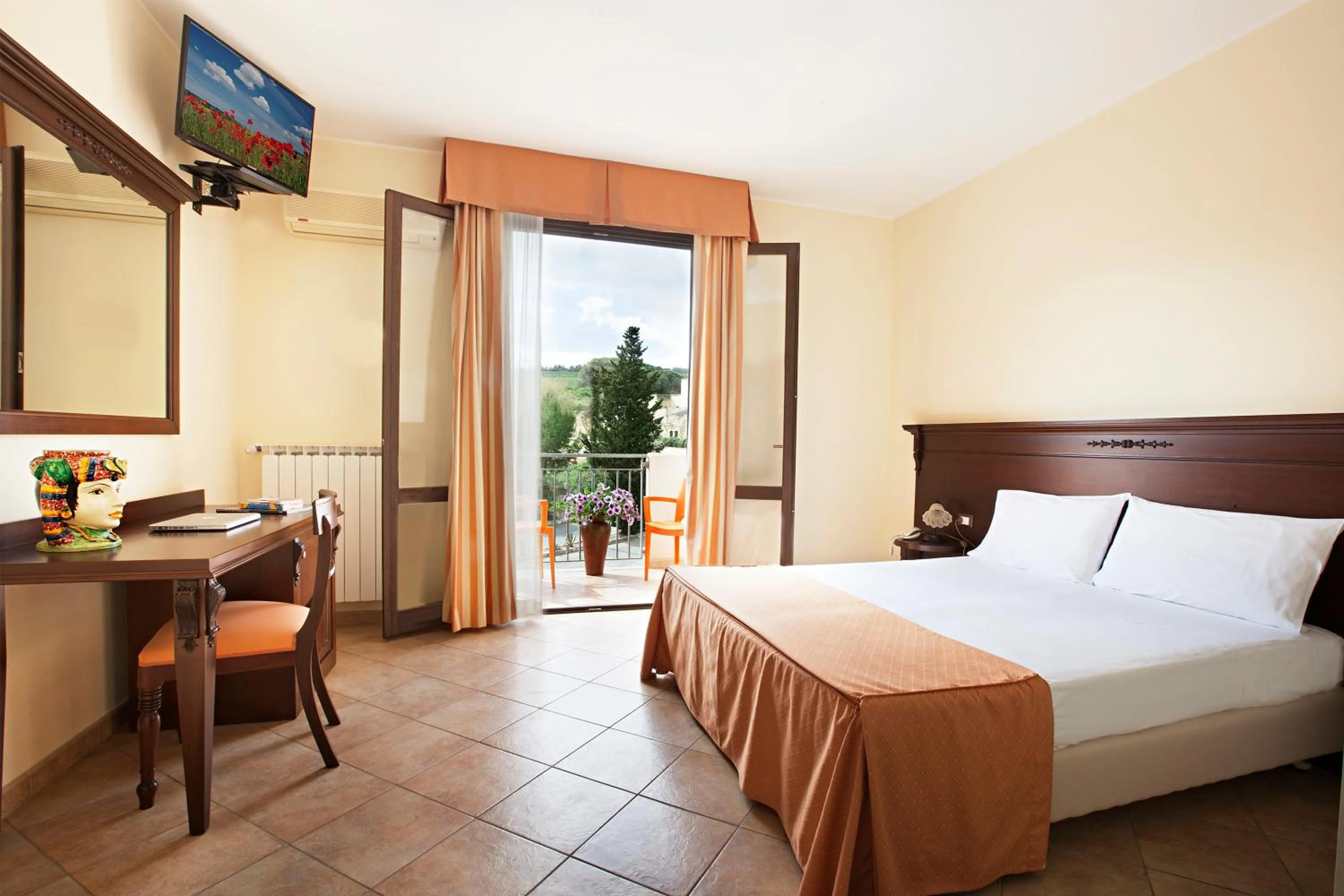 Photo of the whole room, Bed in Hotel Terra degli Elimi