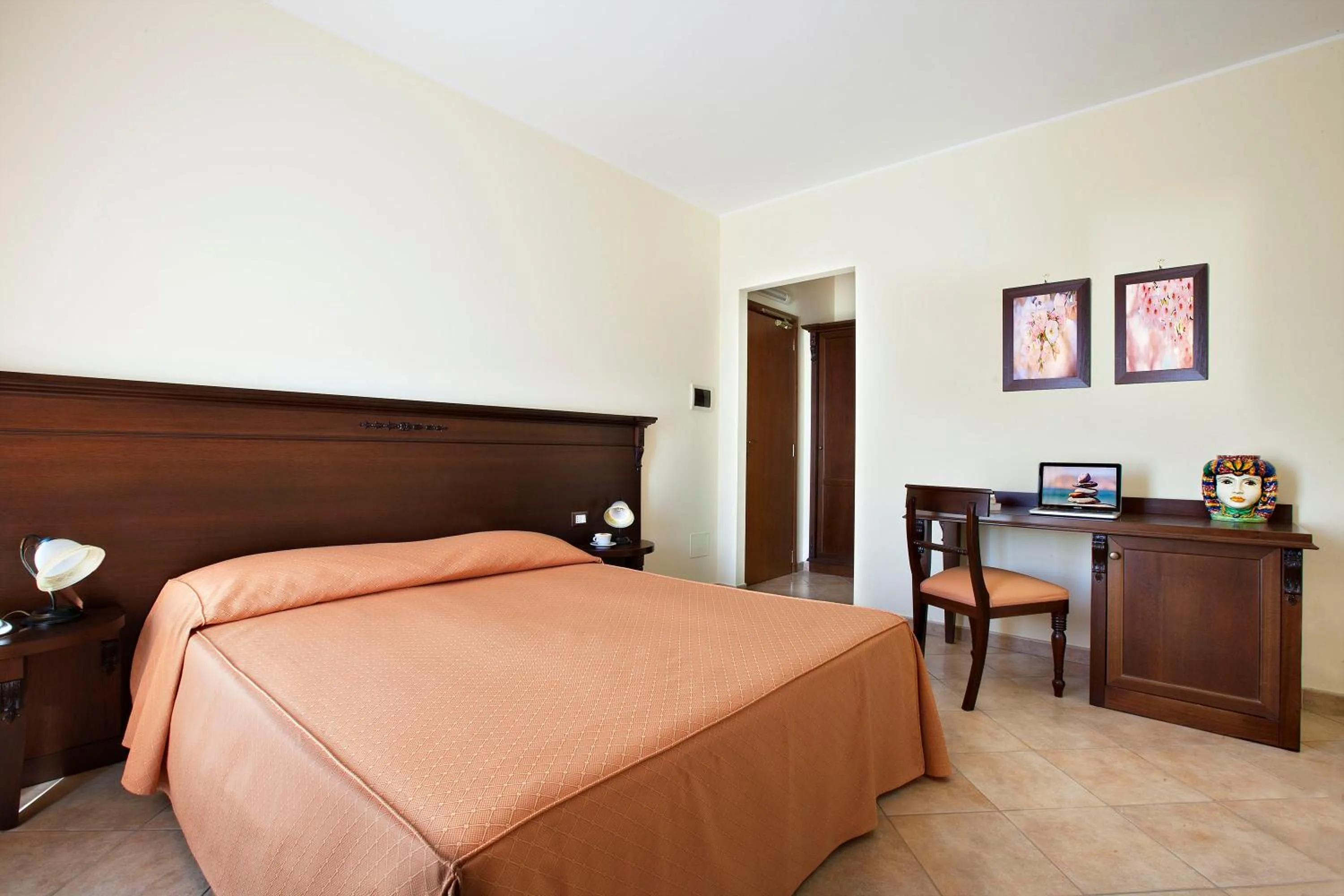 Photo of the whole room, Bed in Hotel Terra degli Elimi