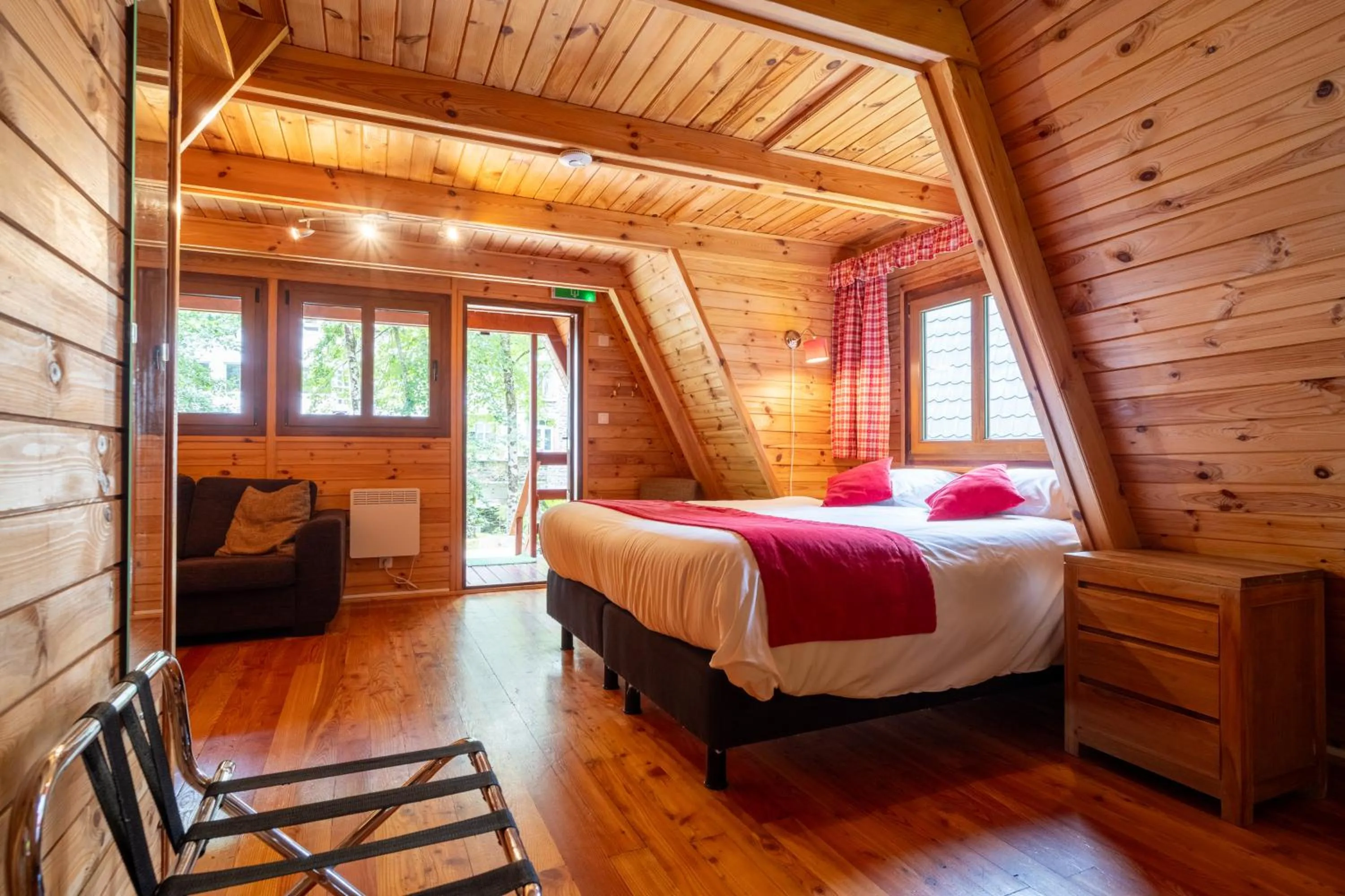 Bed in Hotel L'eau Vive