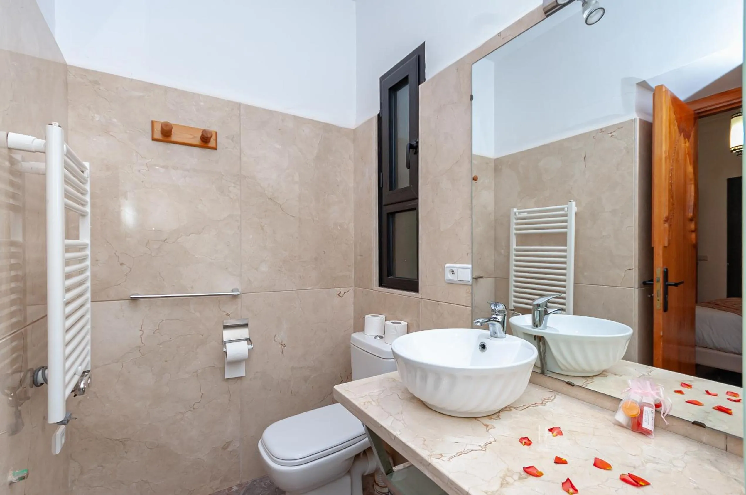 Shower in Ferme Sidi Safou & Spa