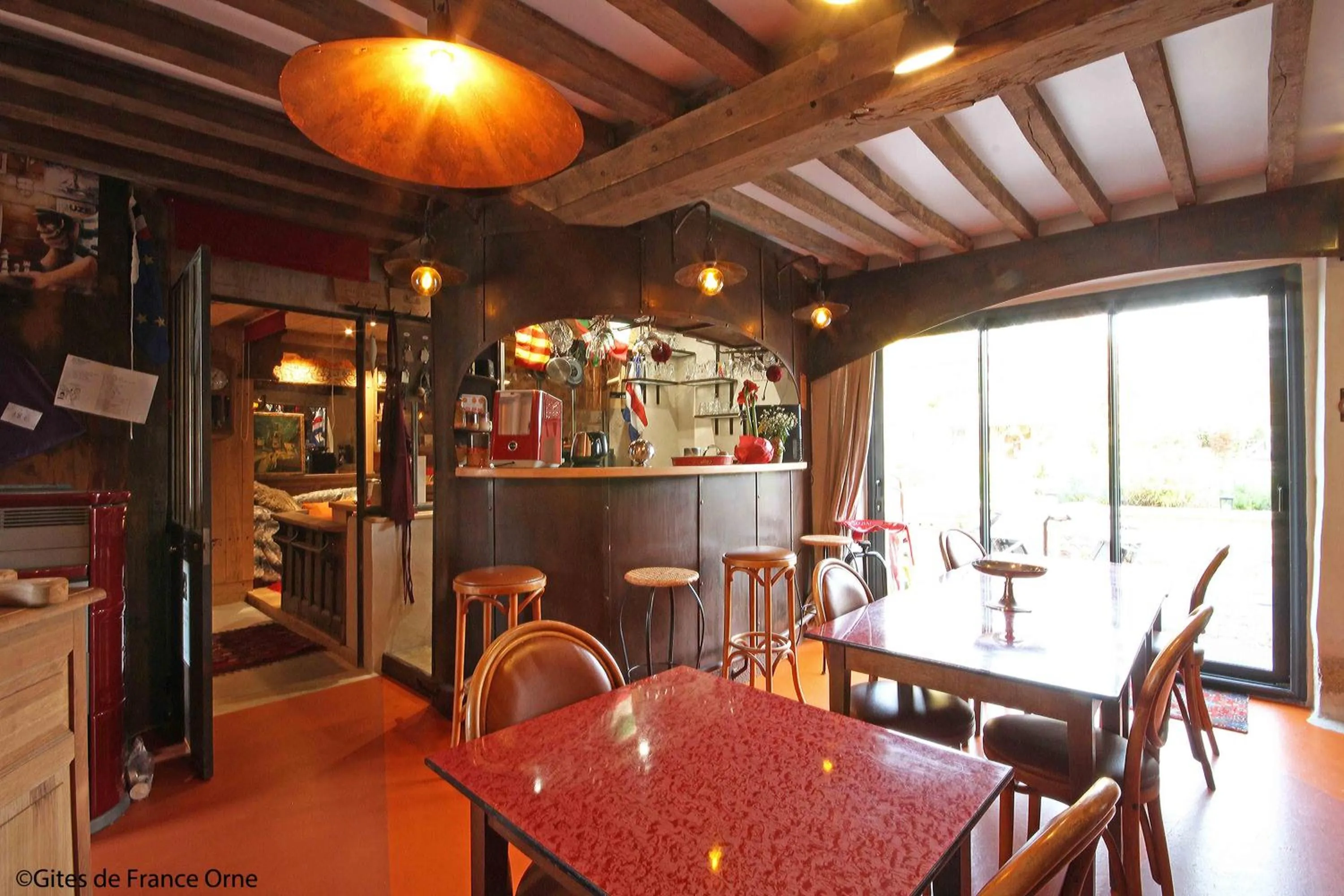 Lounge or bar in Les Insolites de Coco