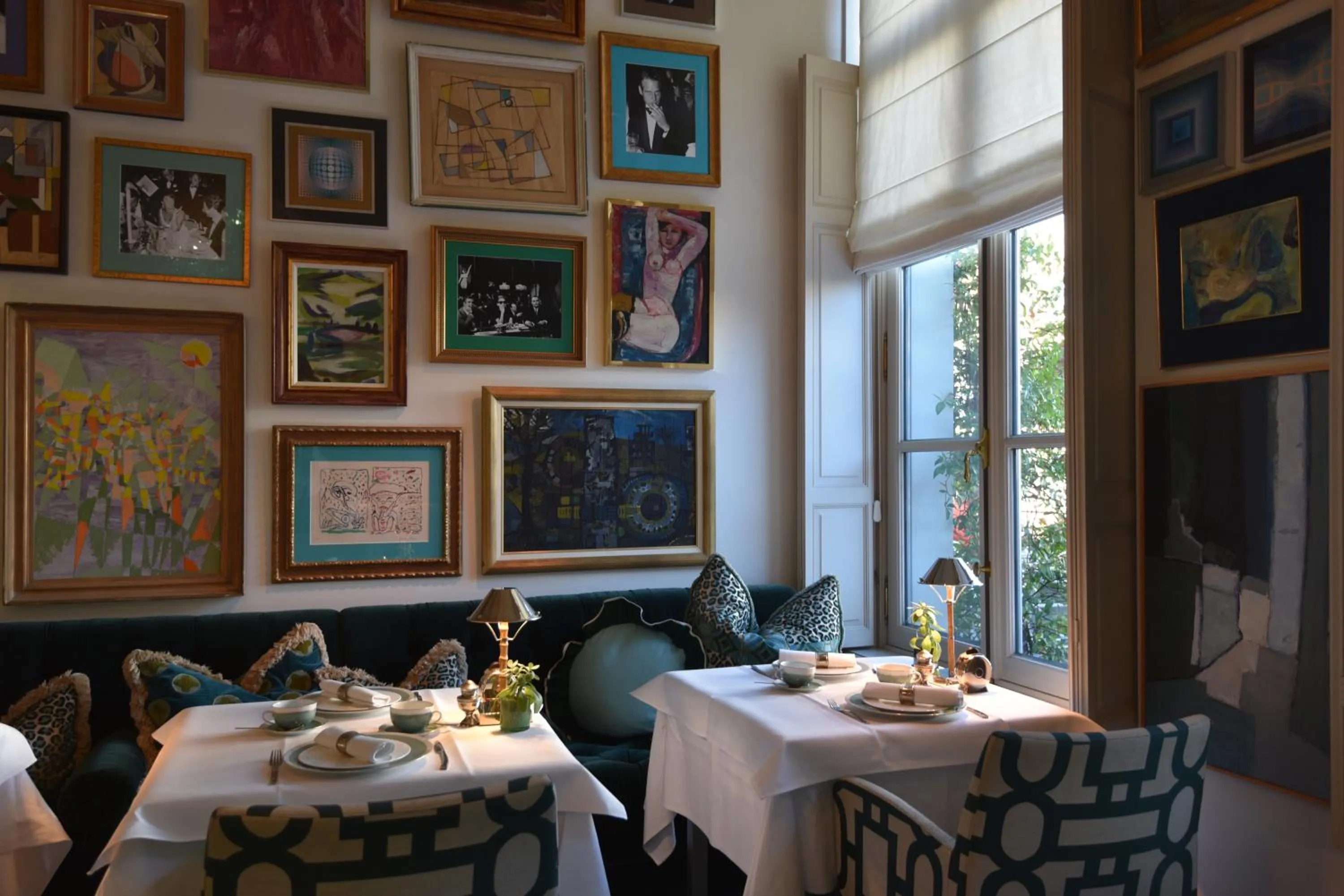 Restaurant/places to eat in Hotel Van Cleef