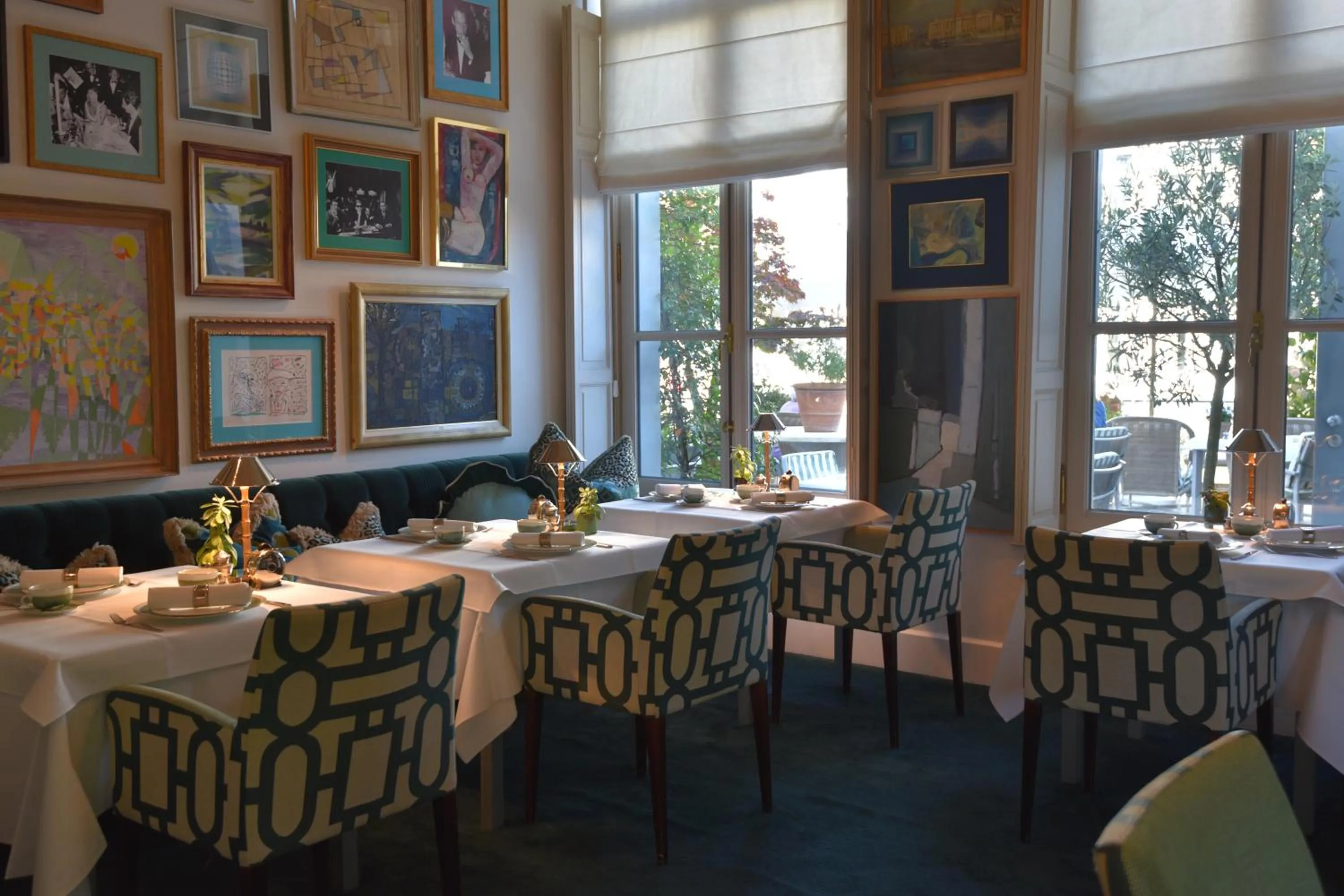 Restaurant/places to eat in Hotel Van Cleef