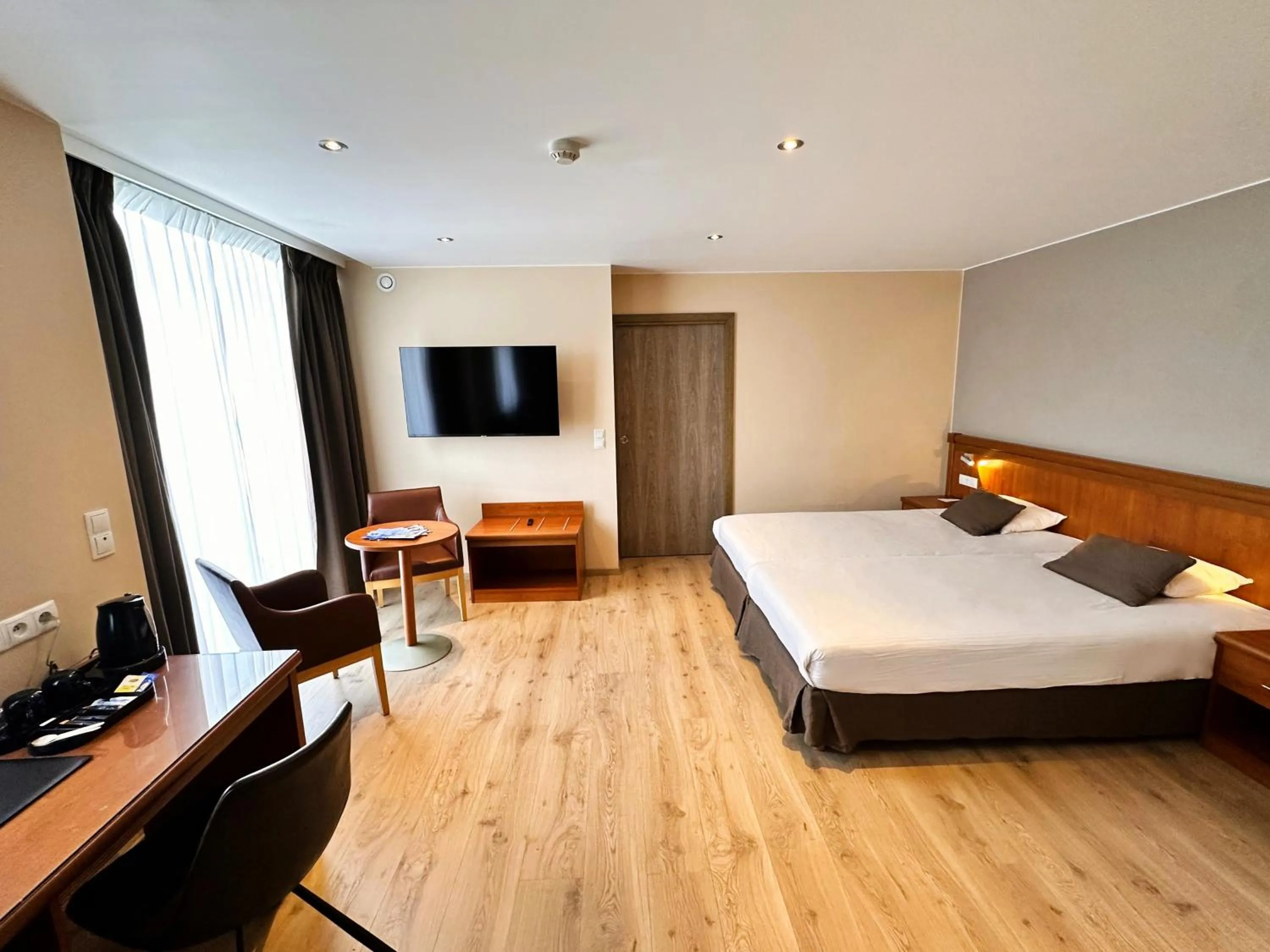 Photo of the whole room, Bed in Hotel Melba