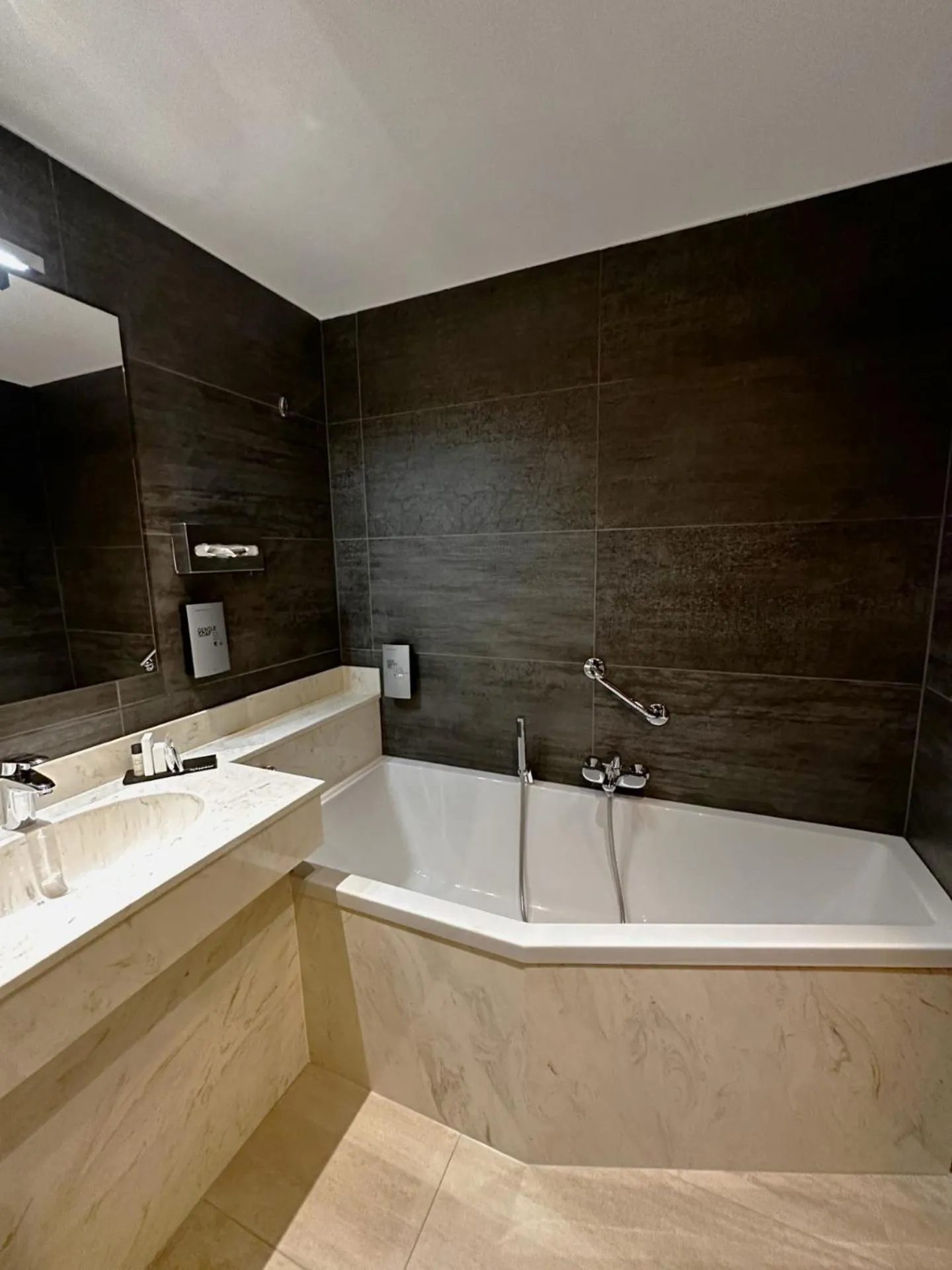 Bathroom in Hotel Melba