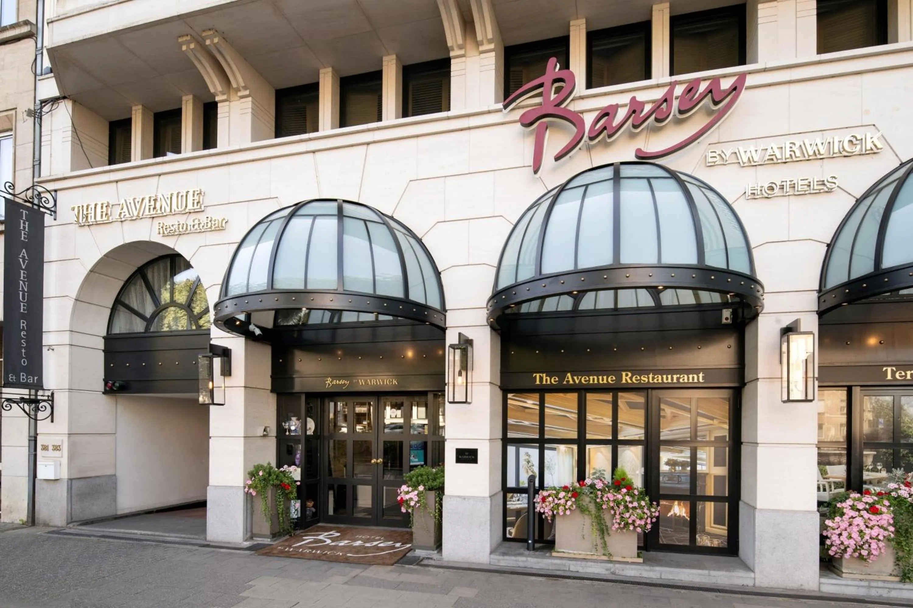 Property building in Hotel Barsey by Warwick