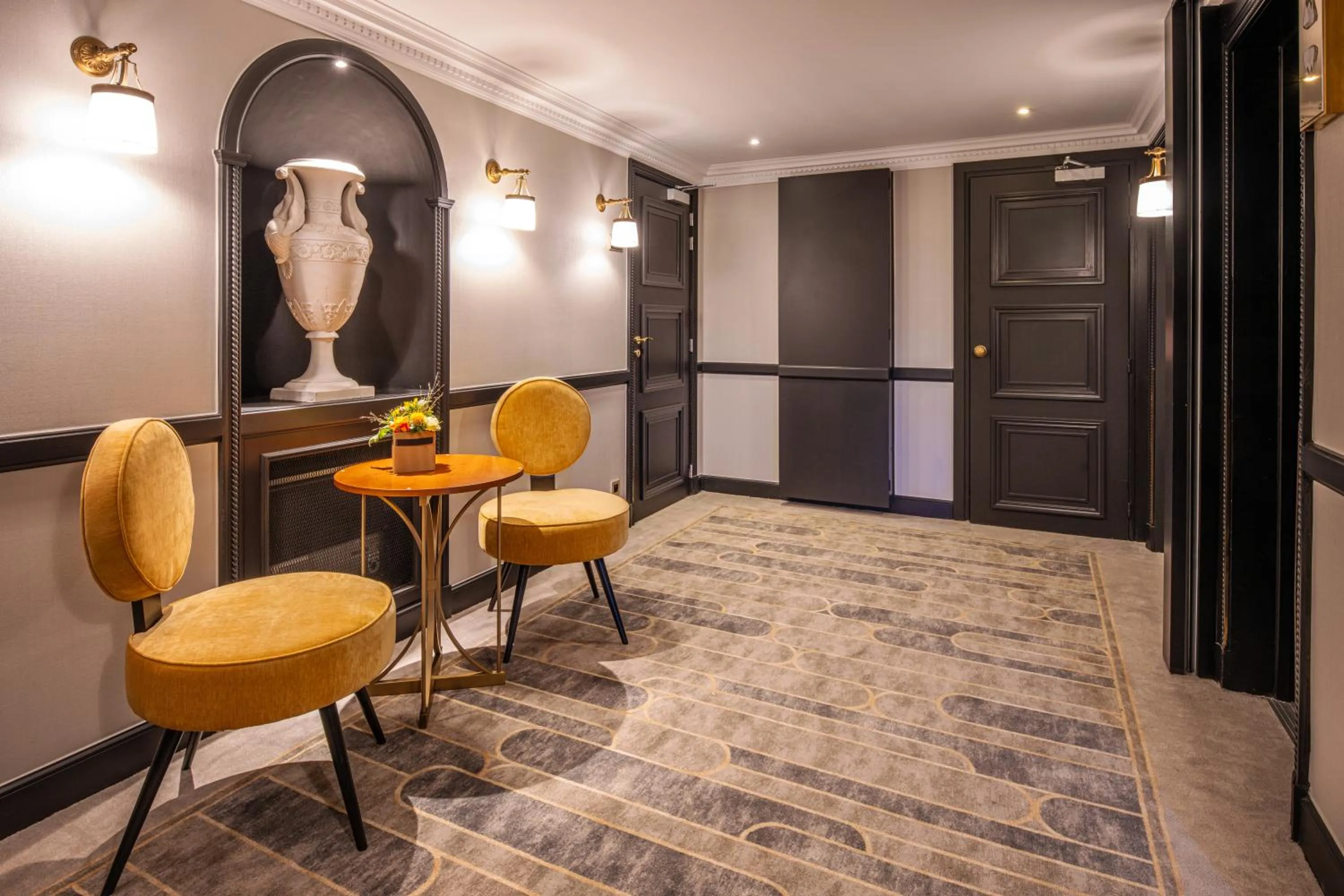 elevator in Hotel Barsey by Warwick