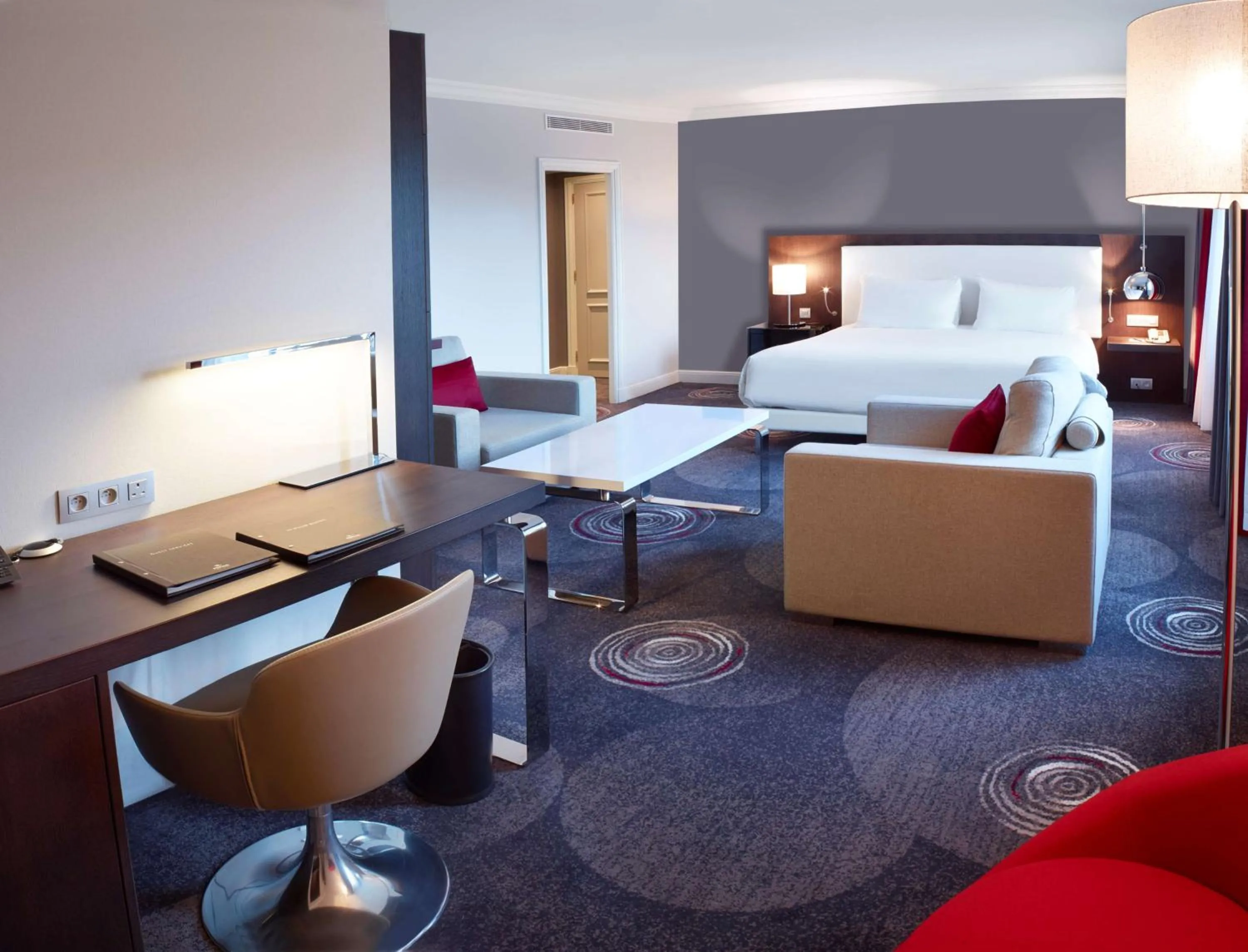 Bedroom, Bed in Hilton Brussels Grand Place