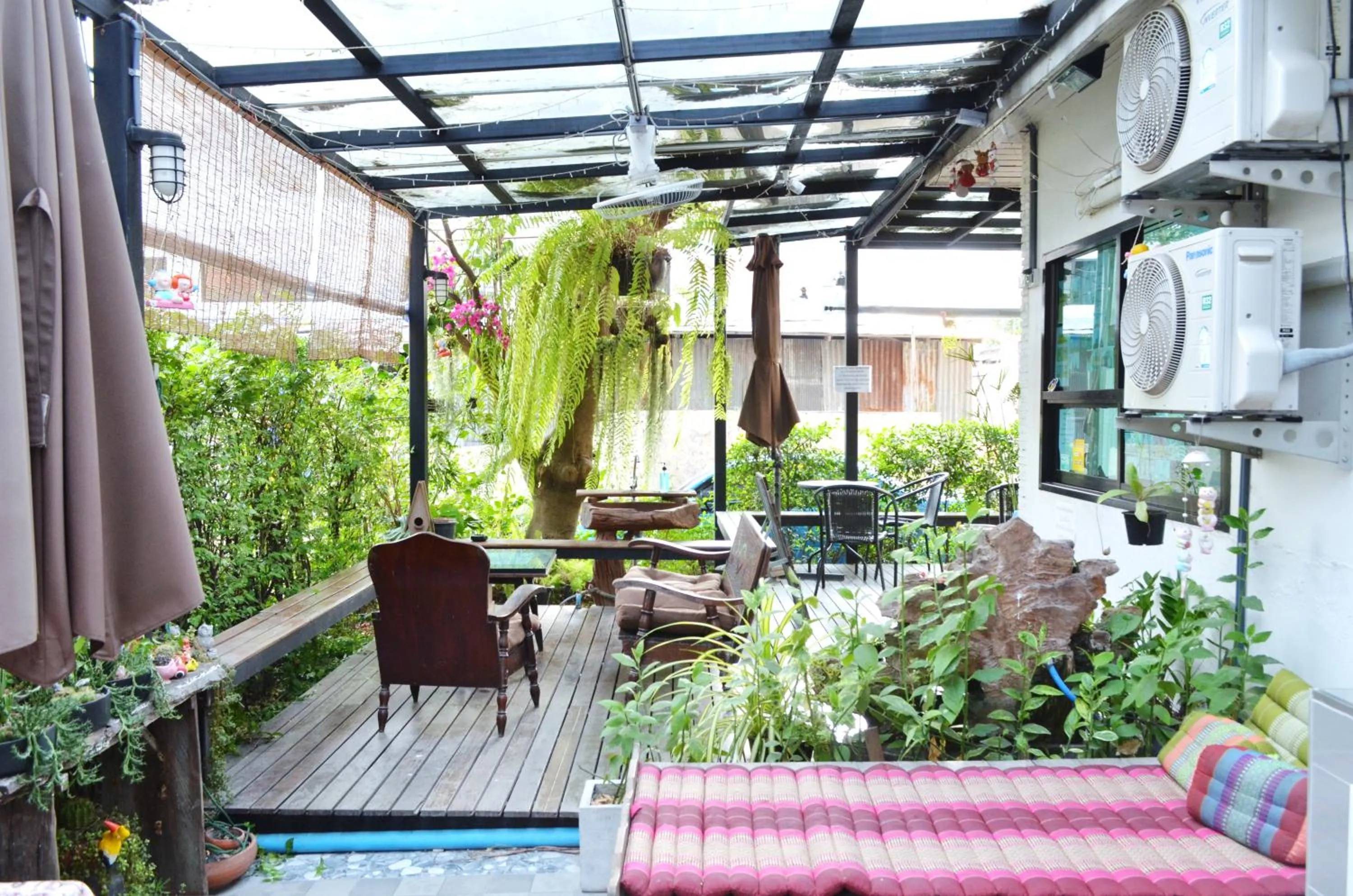 Garden in Early Bird Hostel Ayutthaya