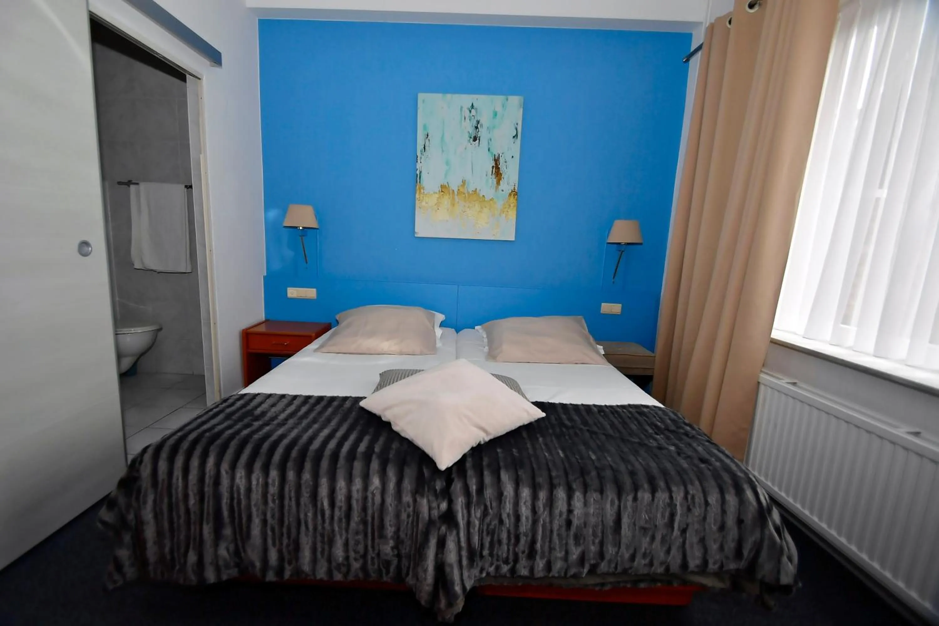 Photo of the whole room, Bed in Hotel 'T Hert