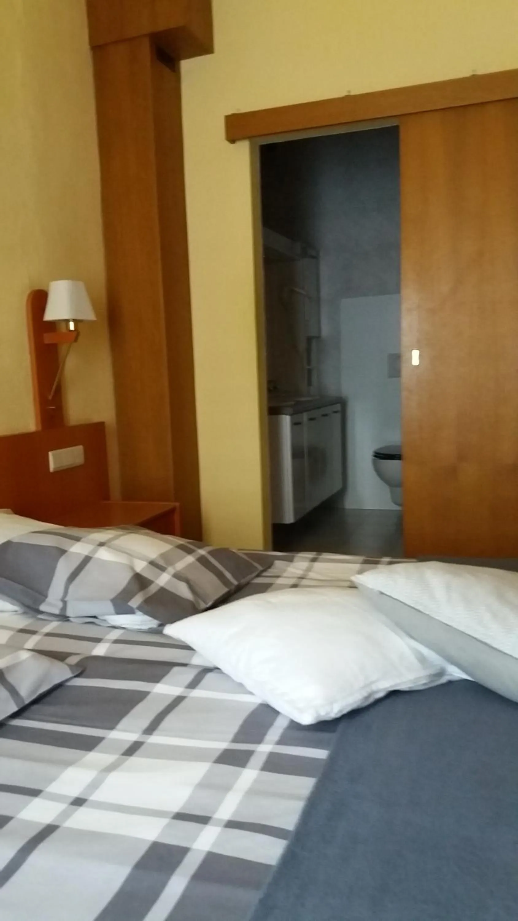 Photo of the whole room, Bed in Hotel 'T Hert