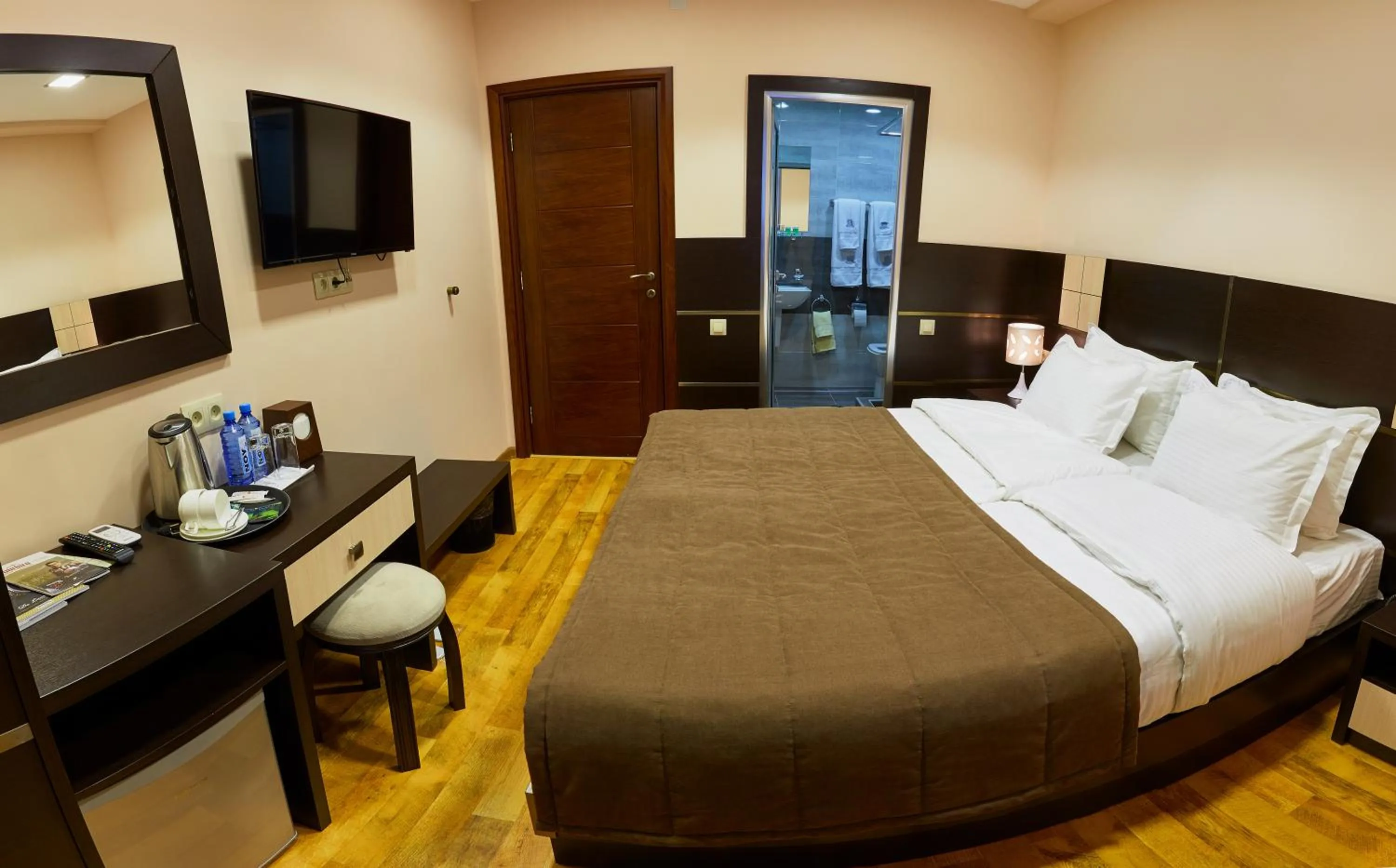 Bedroom, Bed in Hotel Lilia Yerevan