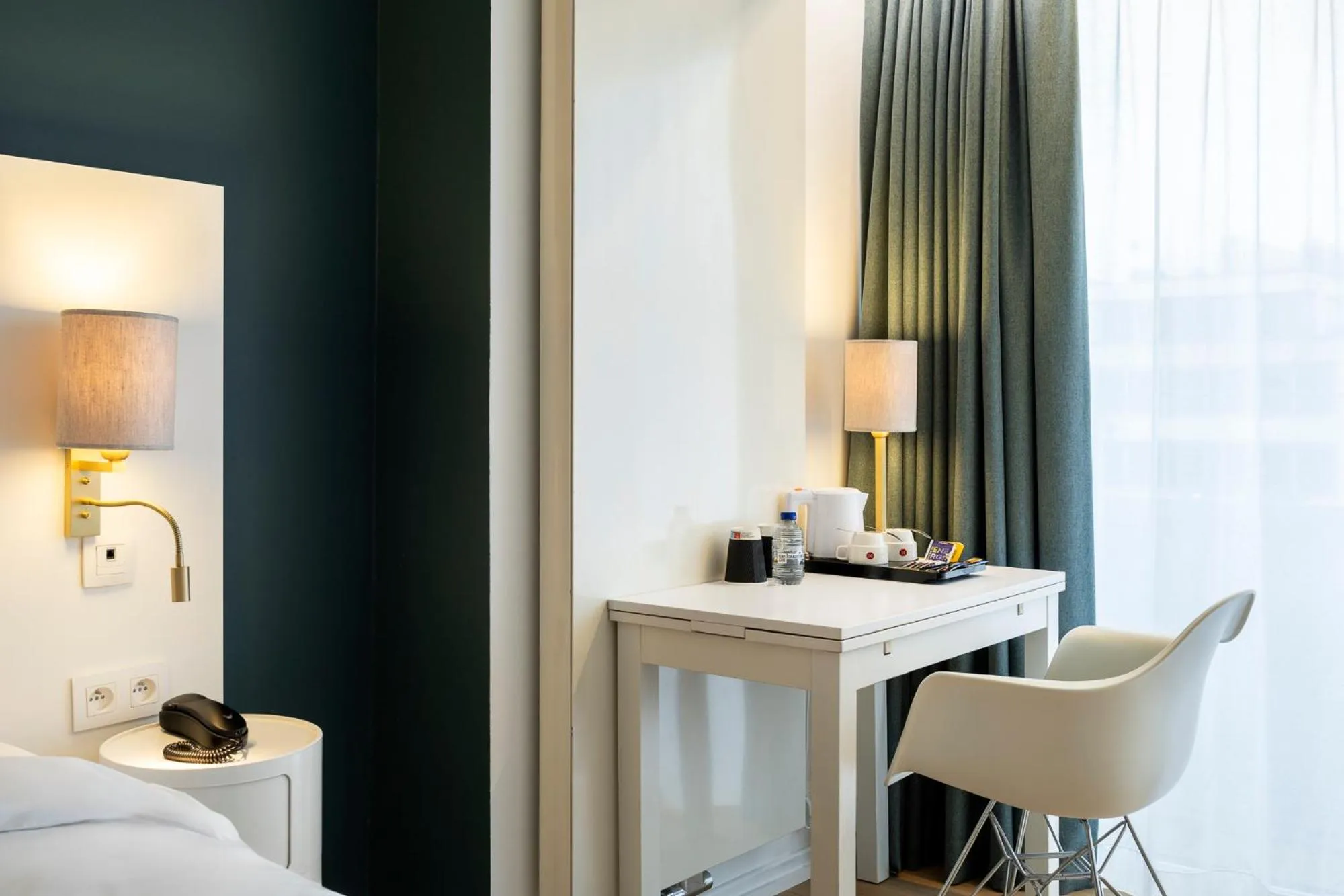 Bedroom, Bed in Hotel Louise