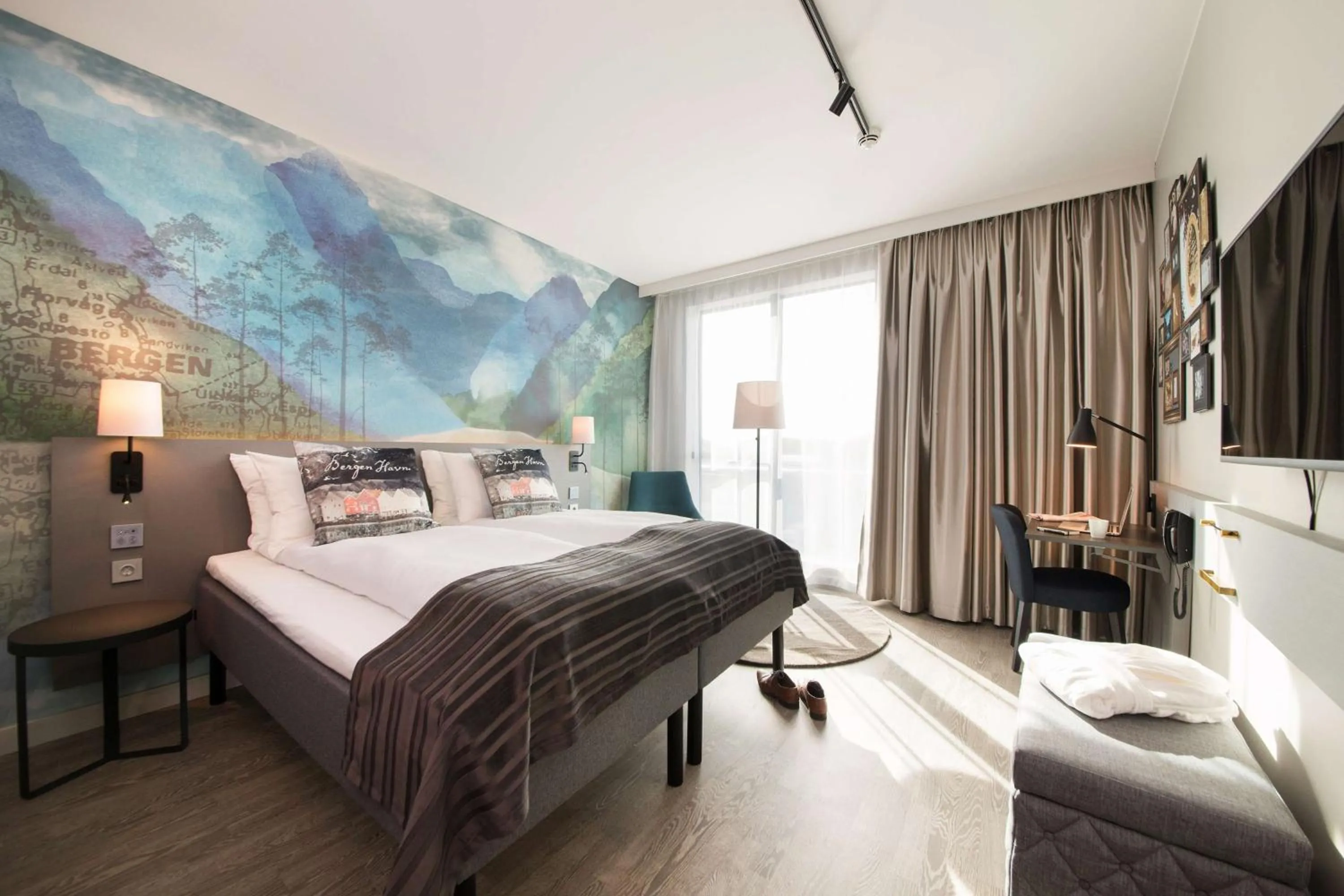 Bedroom, Bed in Scandic Flesland Airport