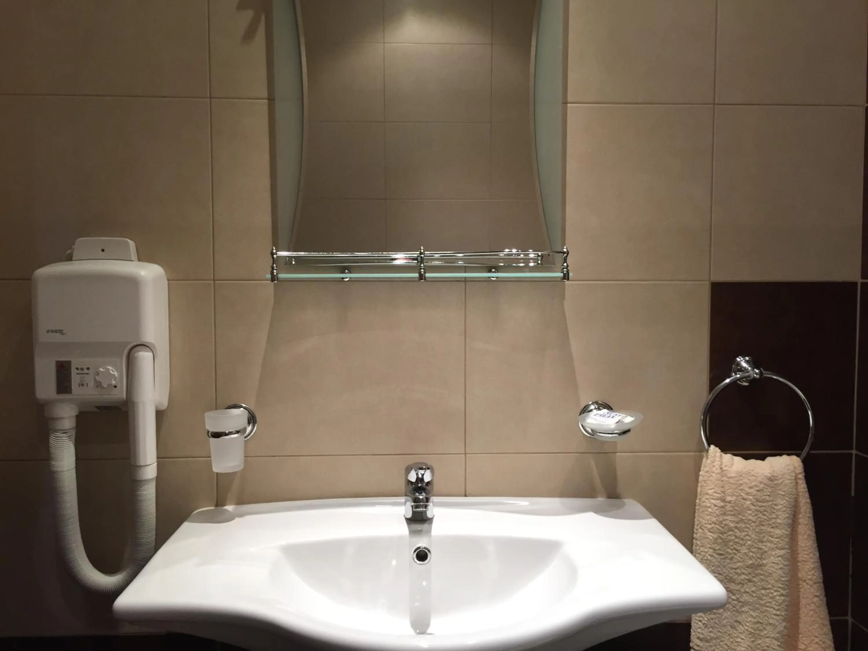 Bathroom in GM Royal Plaza