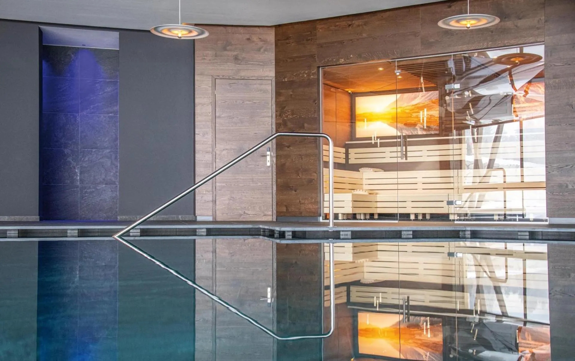 Swimming pool in Leitgam Adults Only Hotel