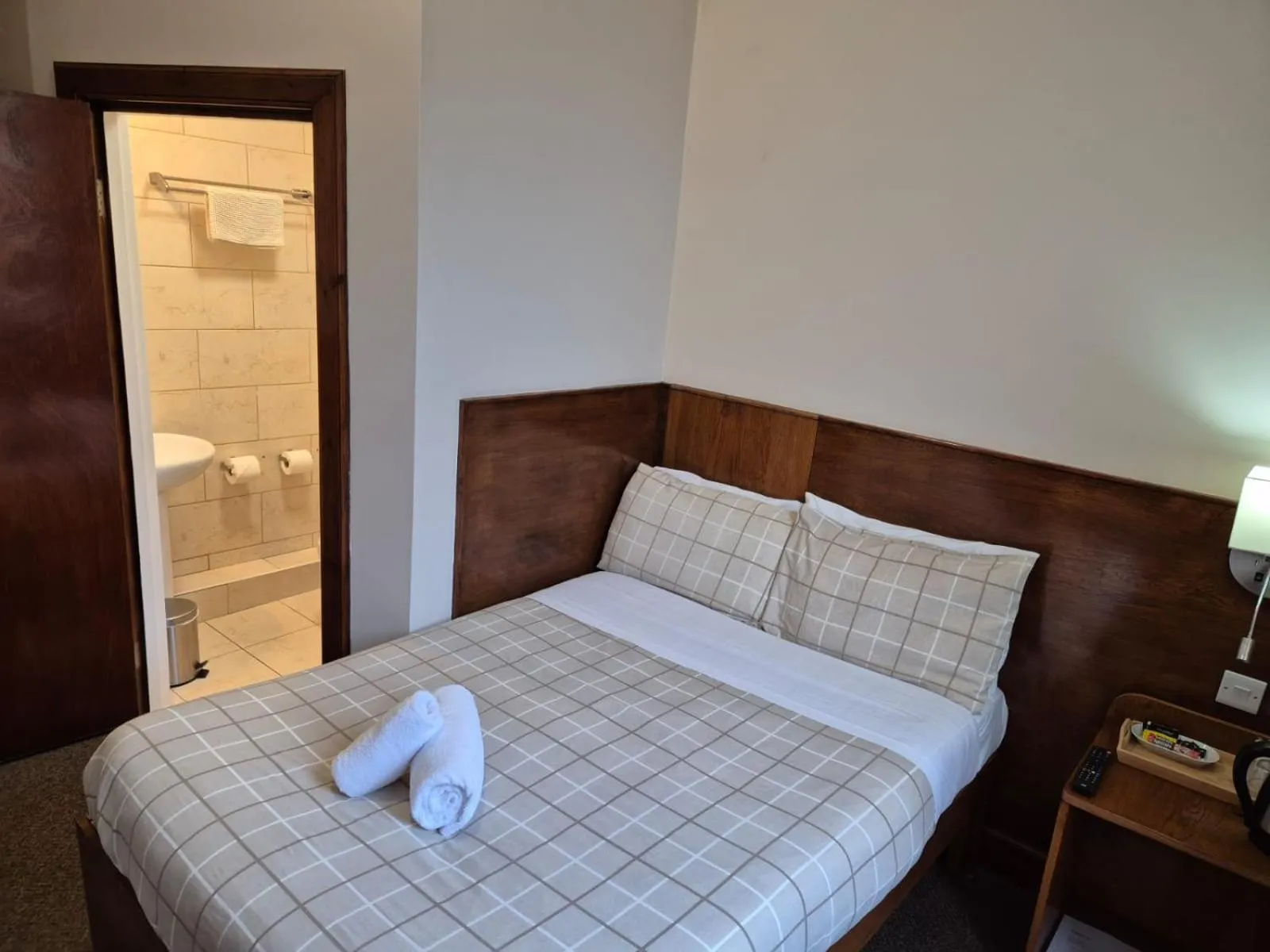 Bed in Douglas Hotel