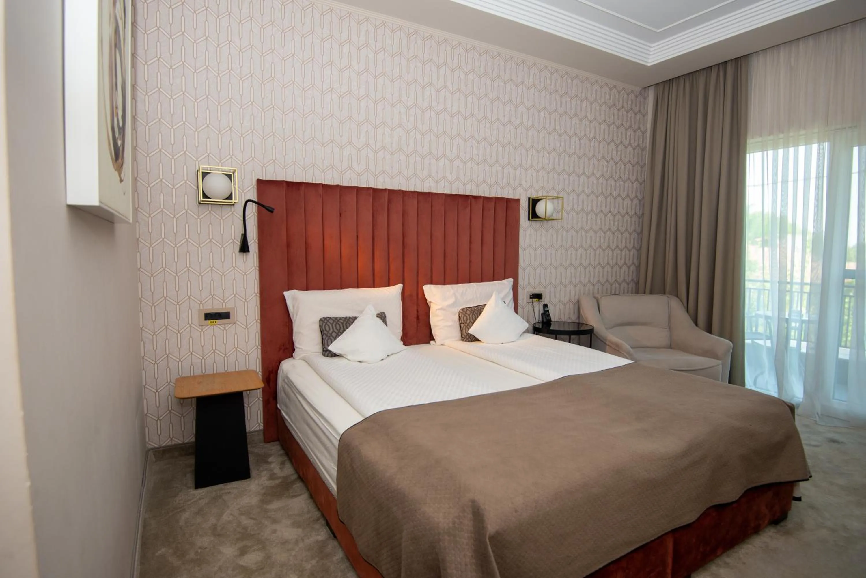 Photo of the whole room, Bed in Nora Prestige