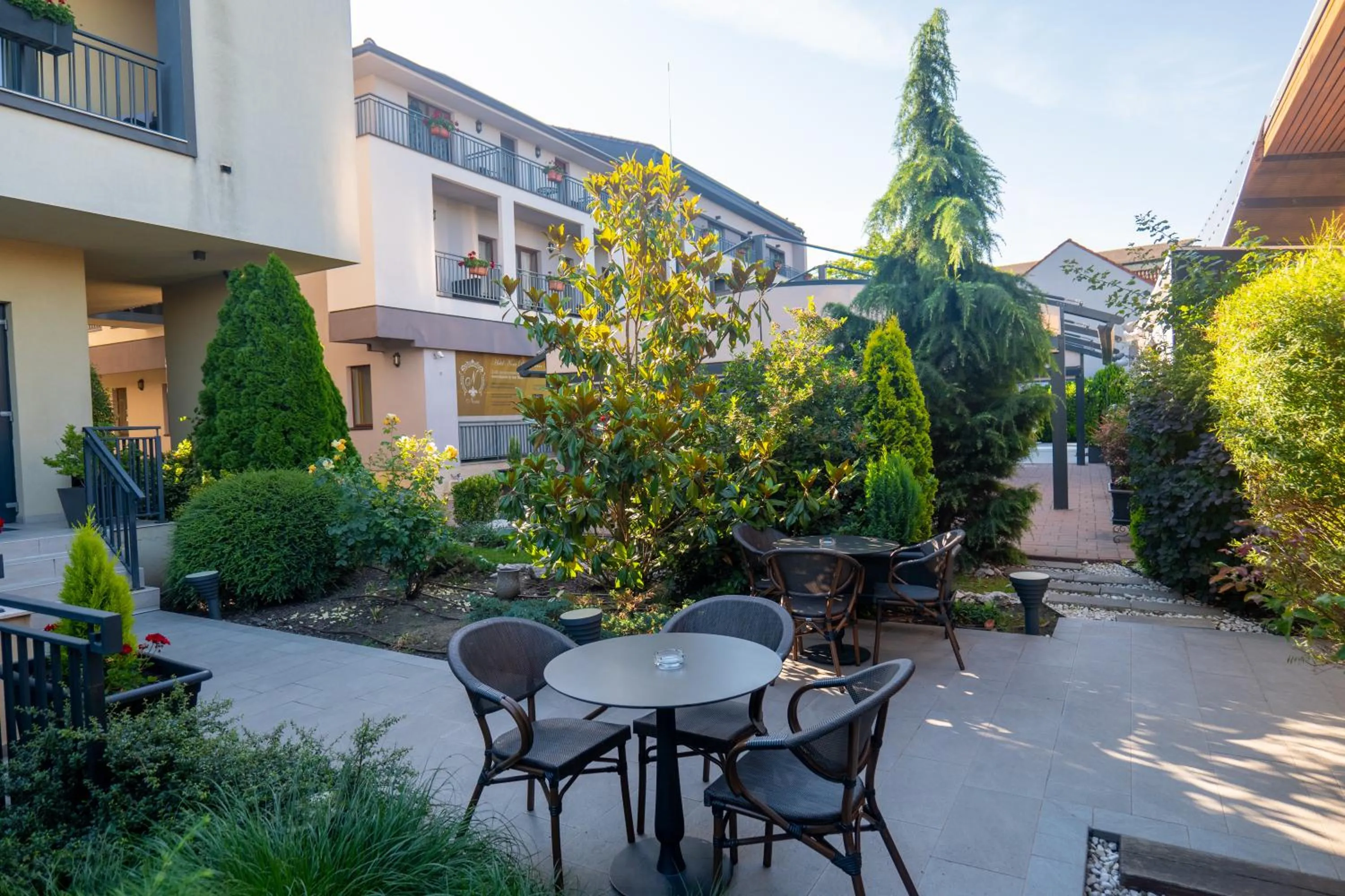 Garden in Nora Prestige