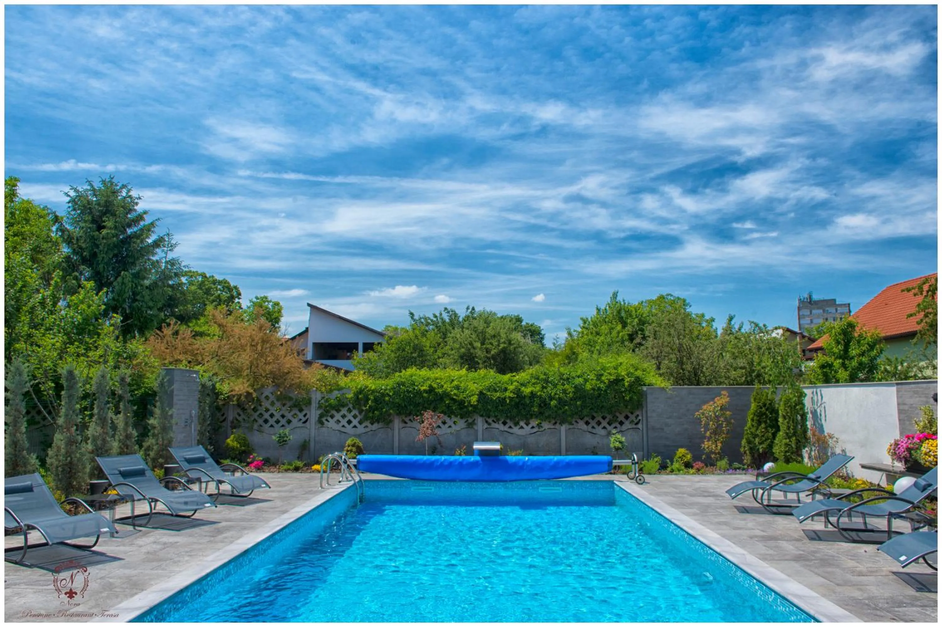 Swimming pool in Nora Prestige