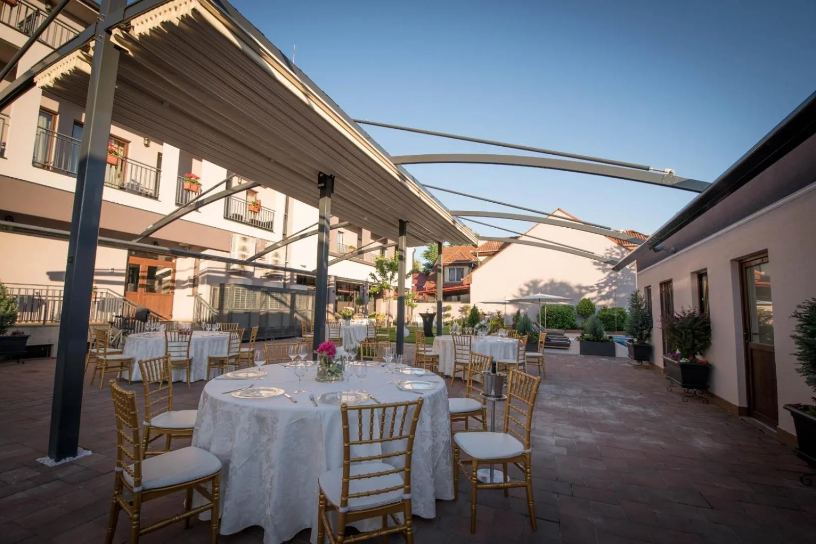 Garden in Nora Prestige