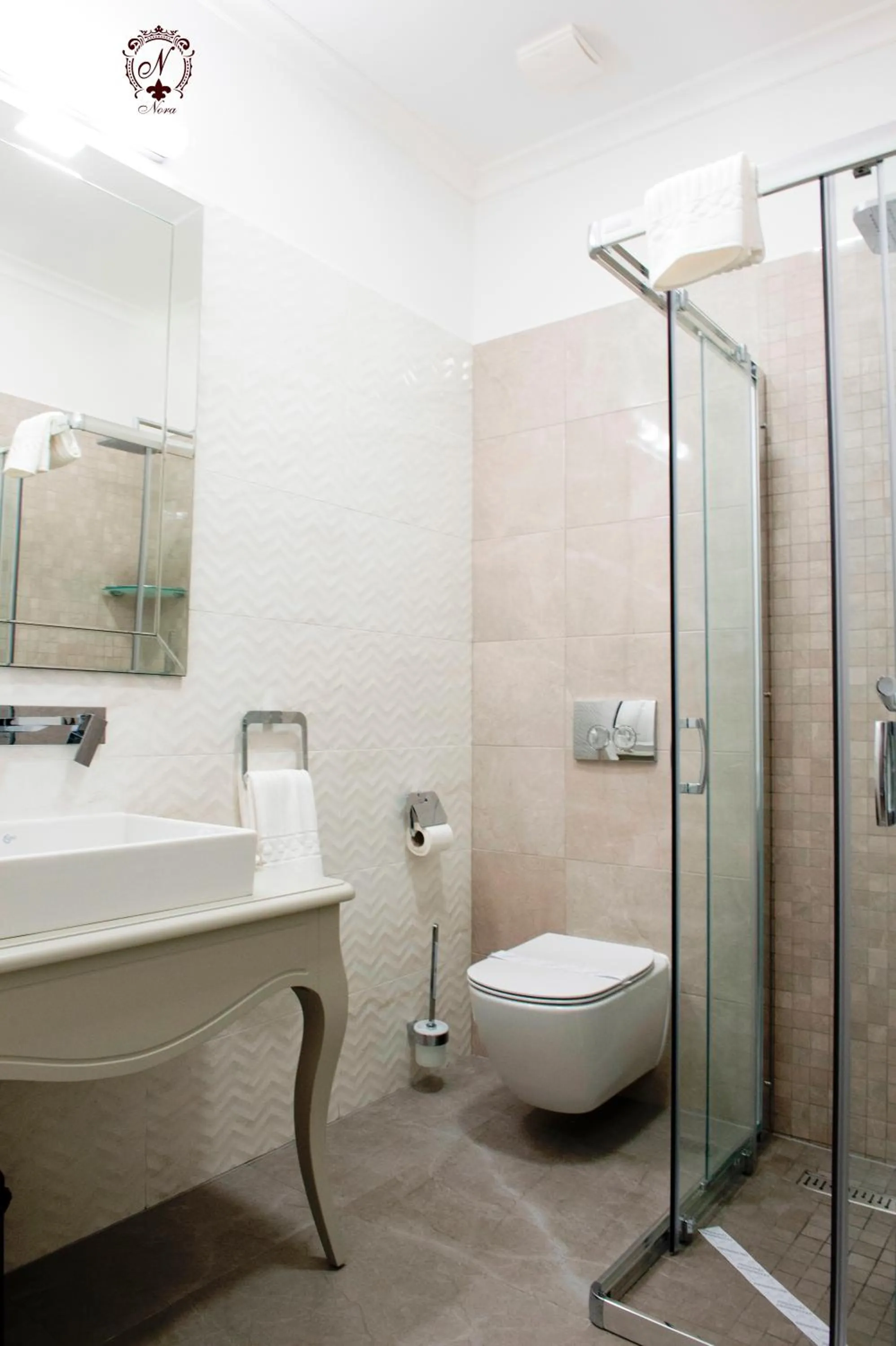 Shower in Nora Prestige