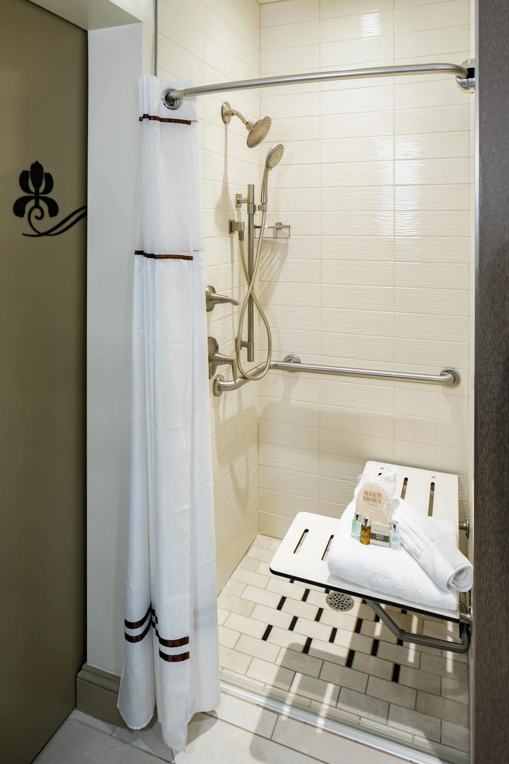 Bathroom in The TENNESSEAN Hotel