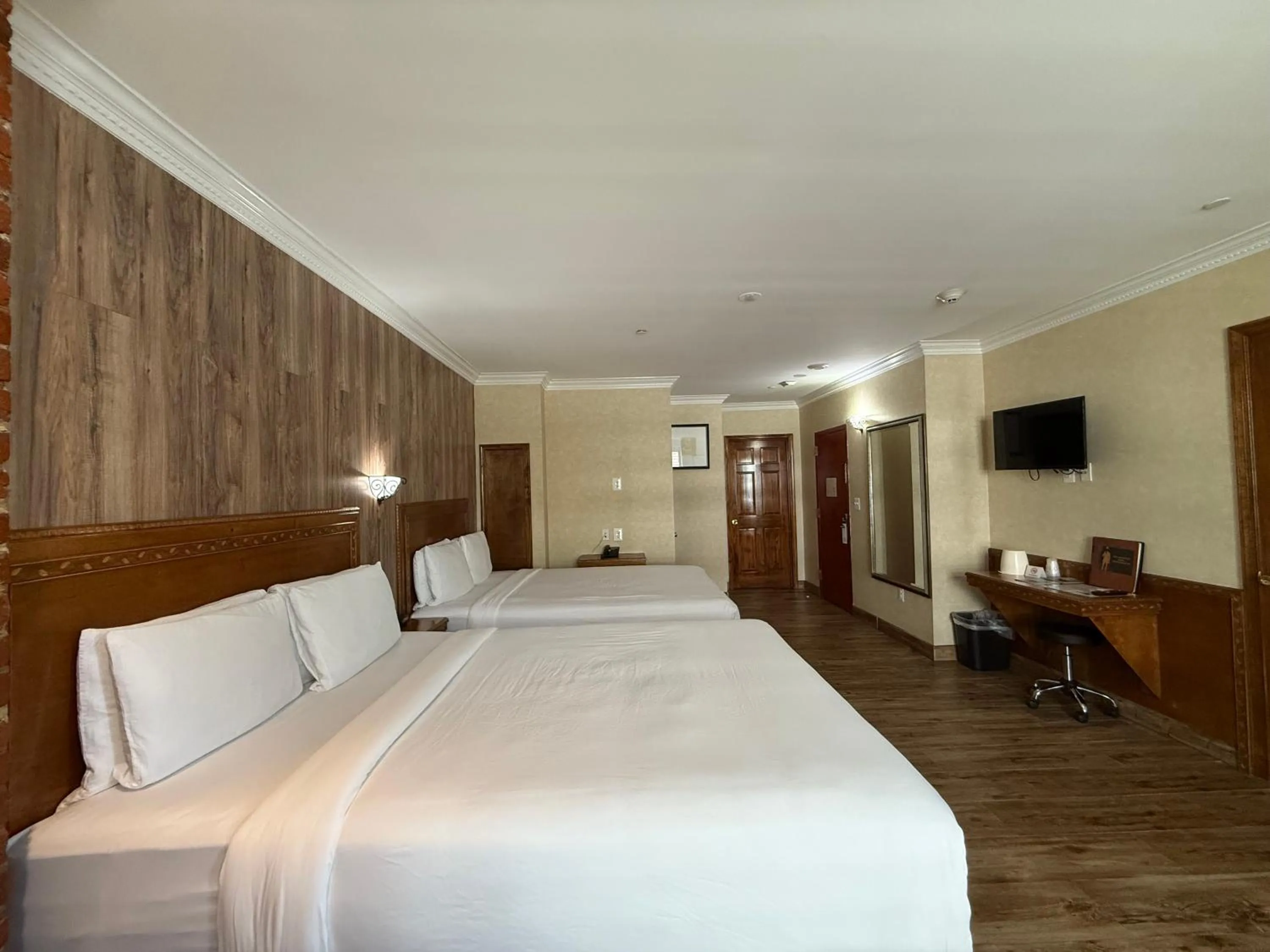 Bedroom, Bed in The Architect