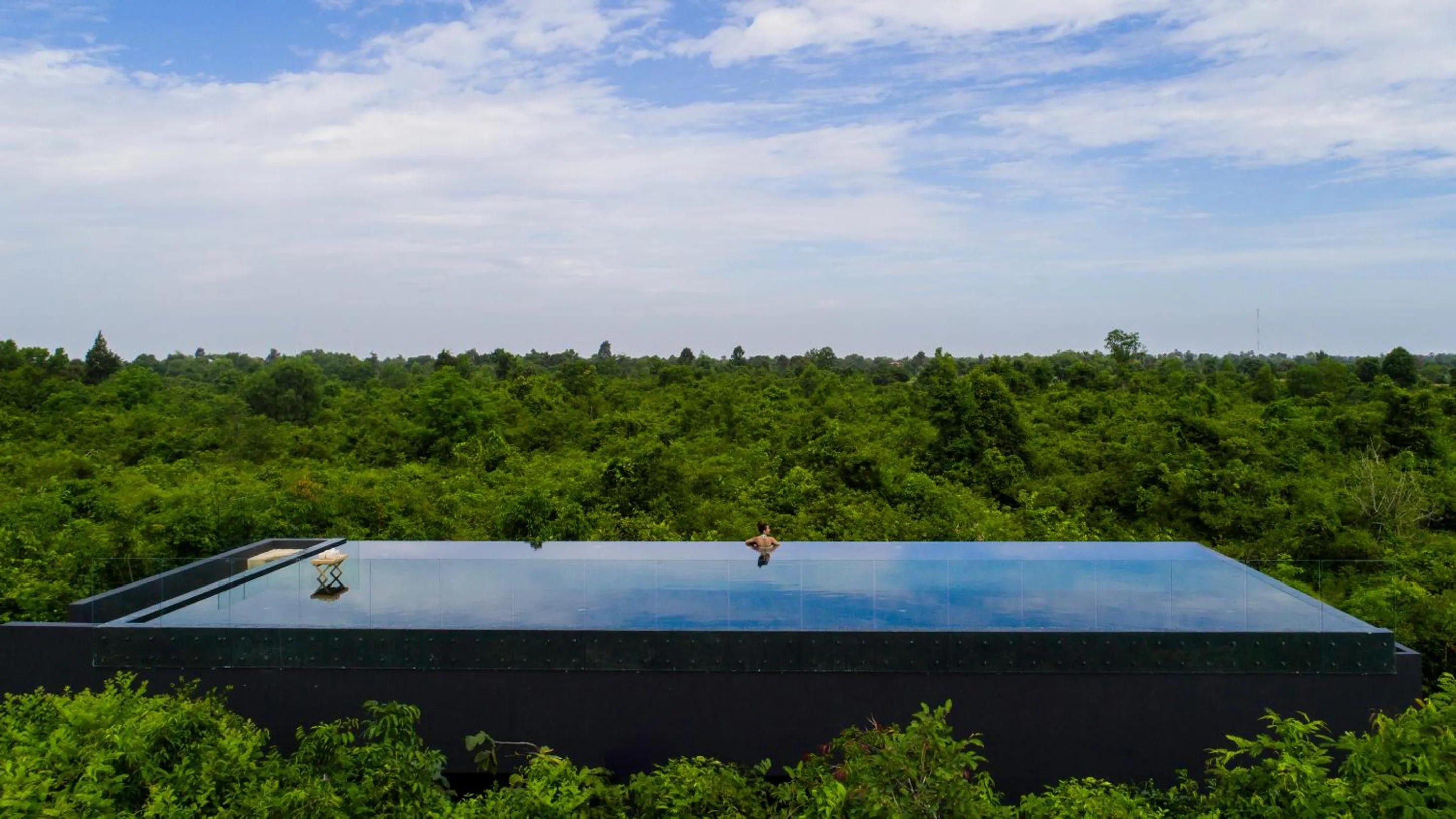 Swimming pool in The Beige