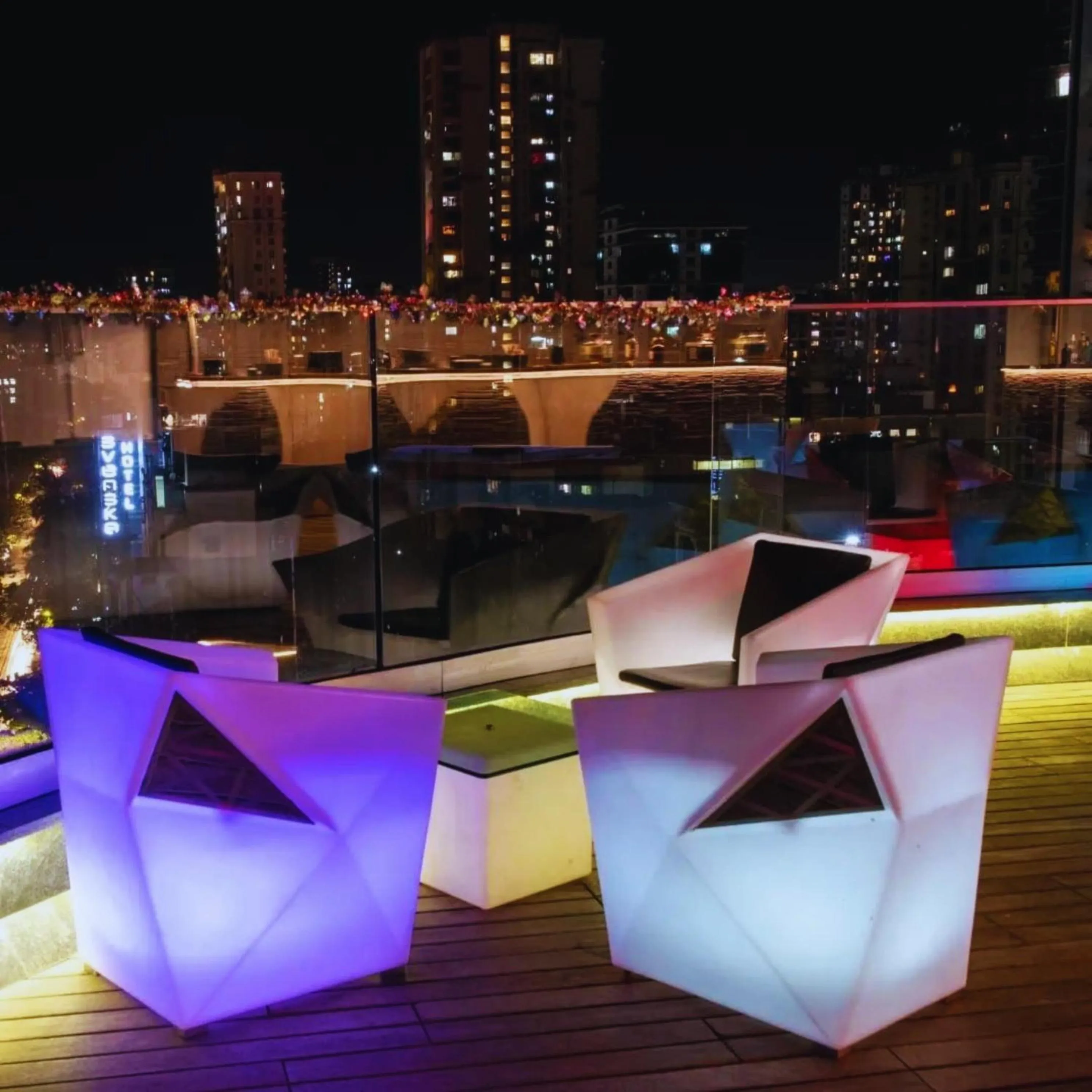 Restaurant/places to eat in The Empresa Hotel