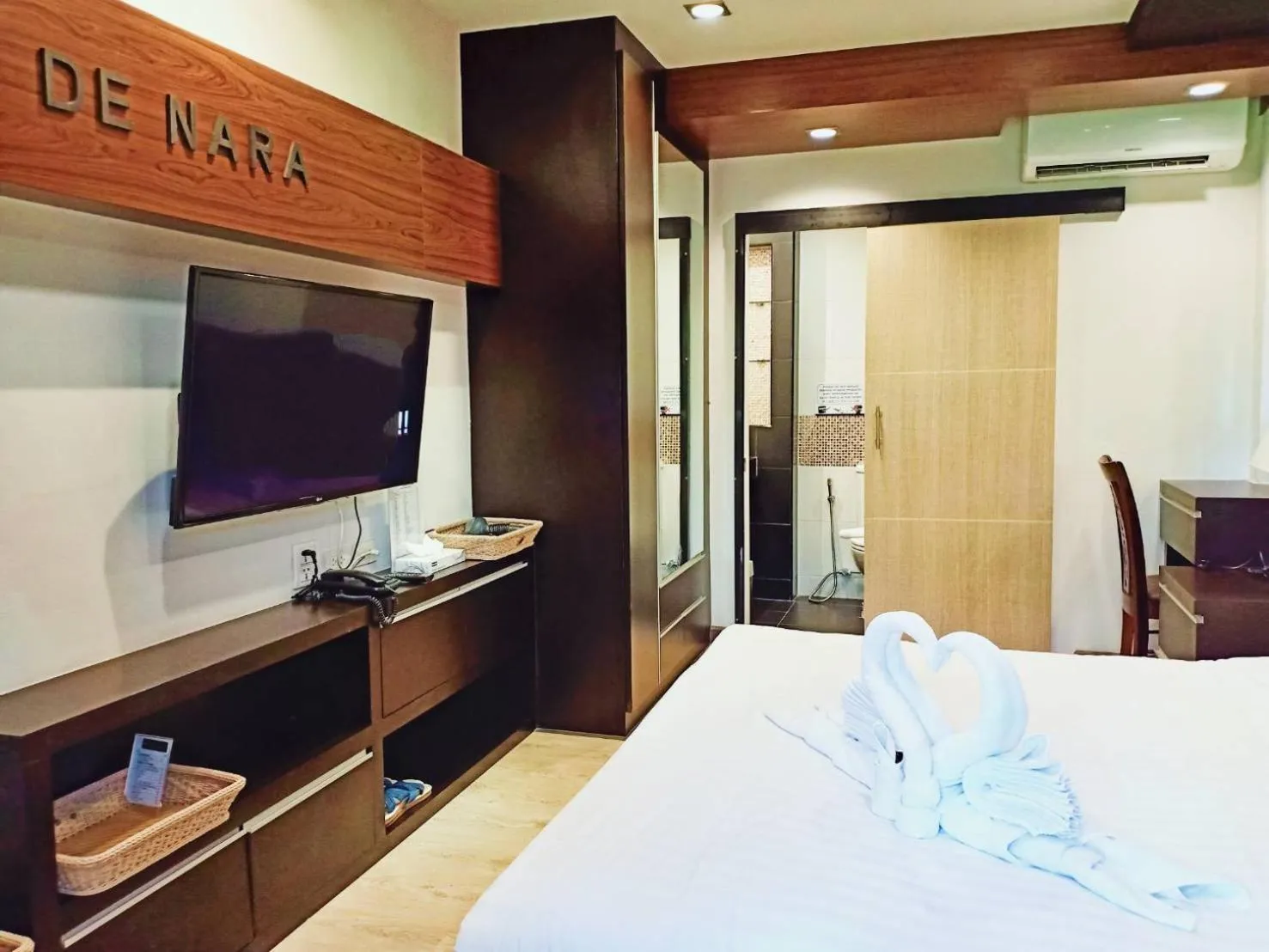 Bed in Hotel De Nara