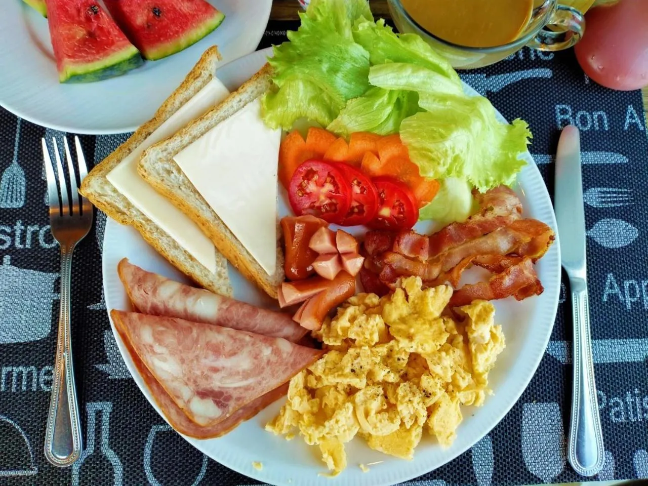 Continental breakfast in Hotel De Nara